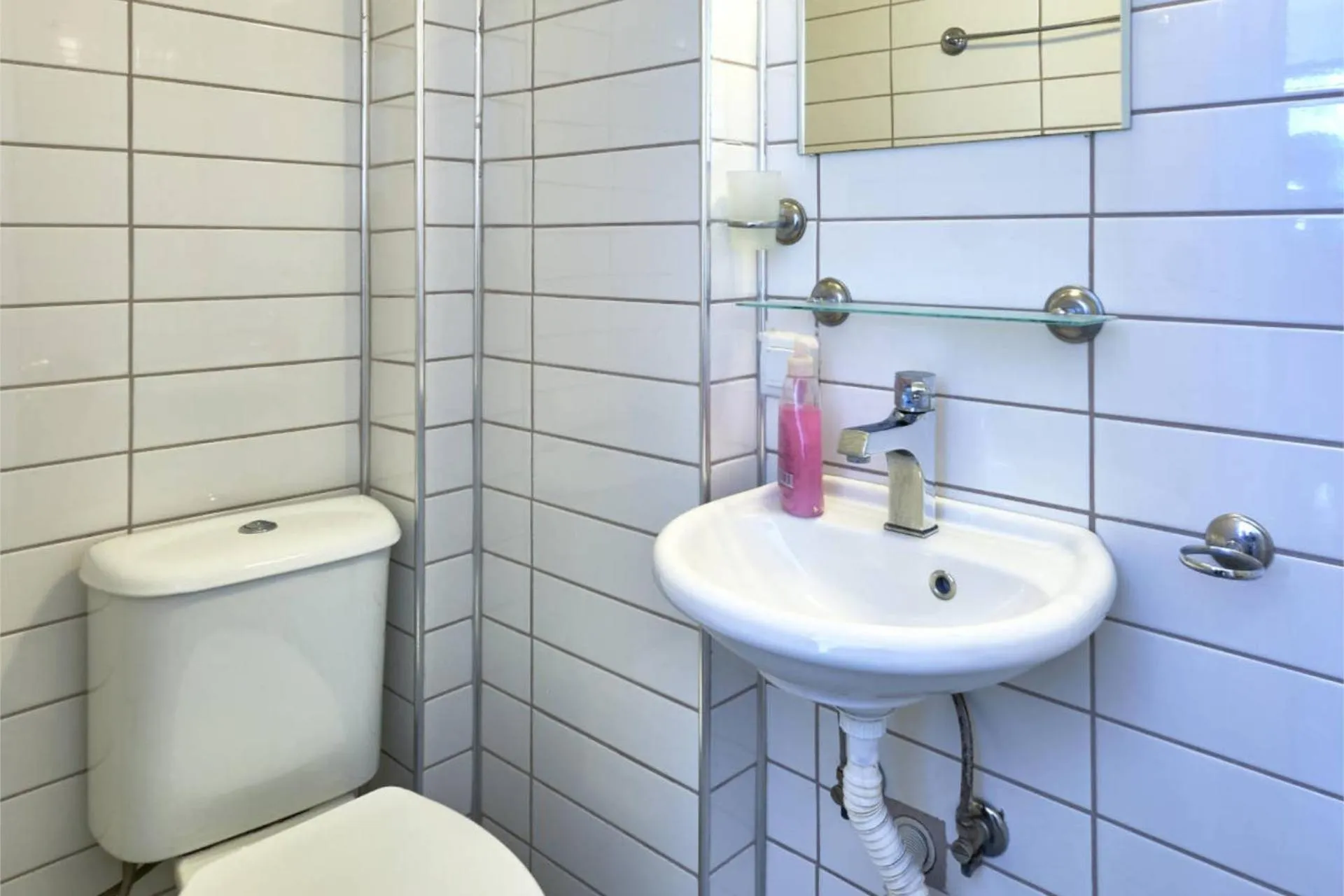 Toilet in CARETTA PANSİYOn