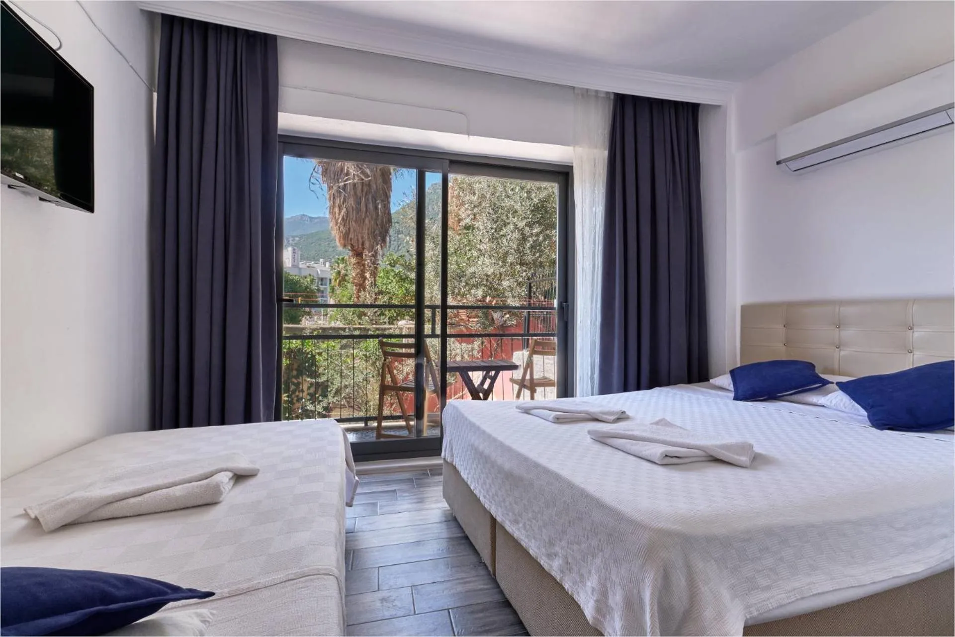 Bed in CARETTA PANSİYOn