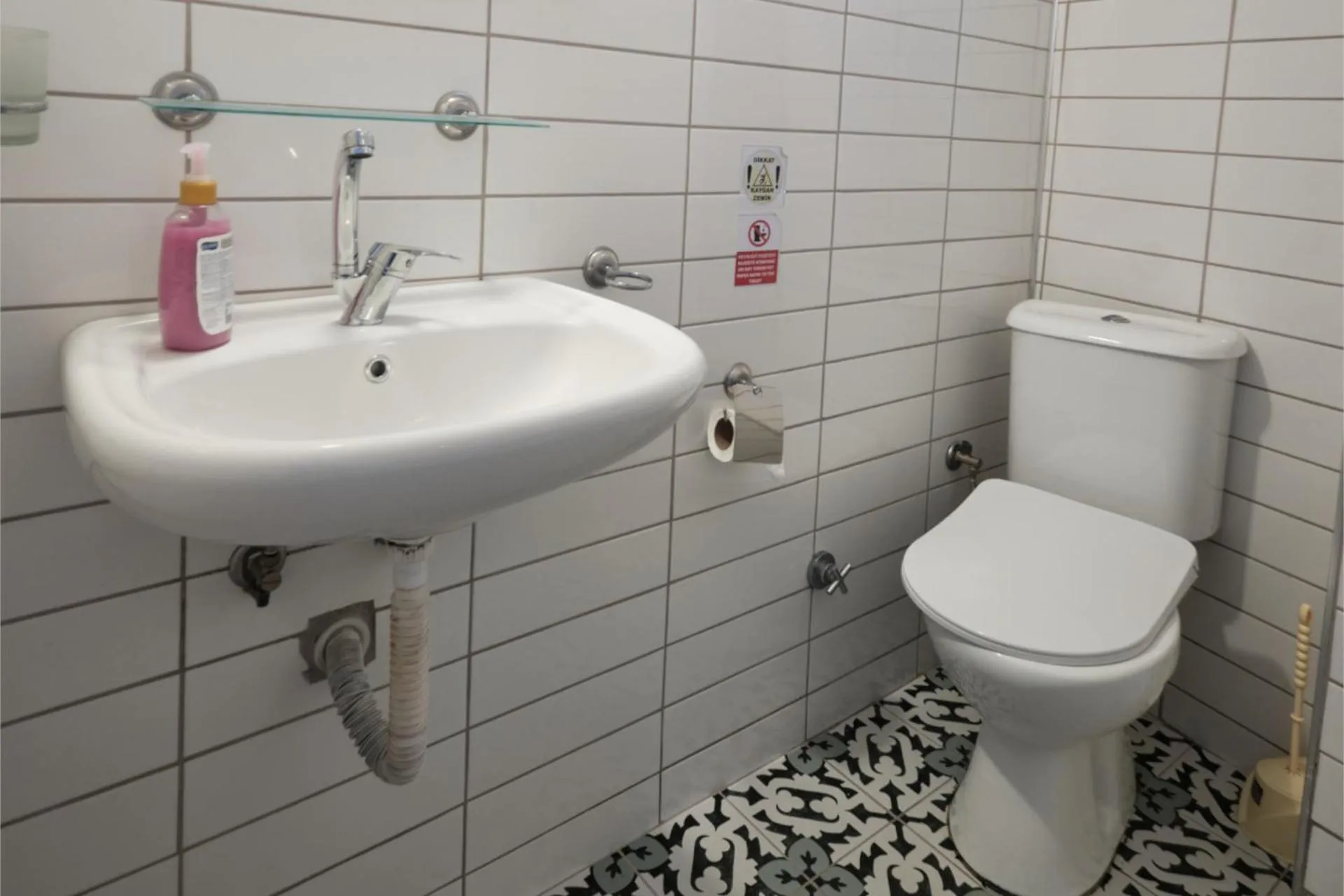 Toilet in CARETTA PANSİYOn