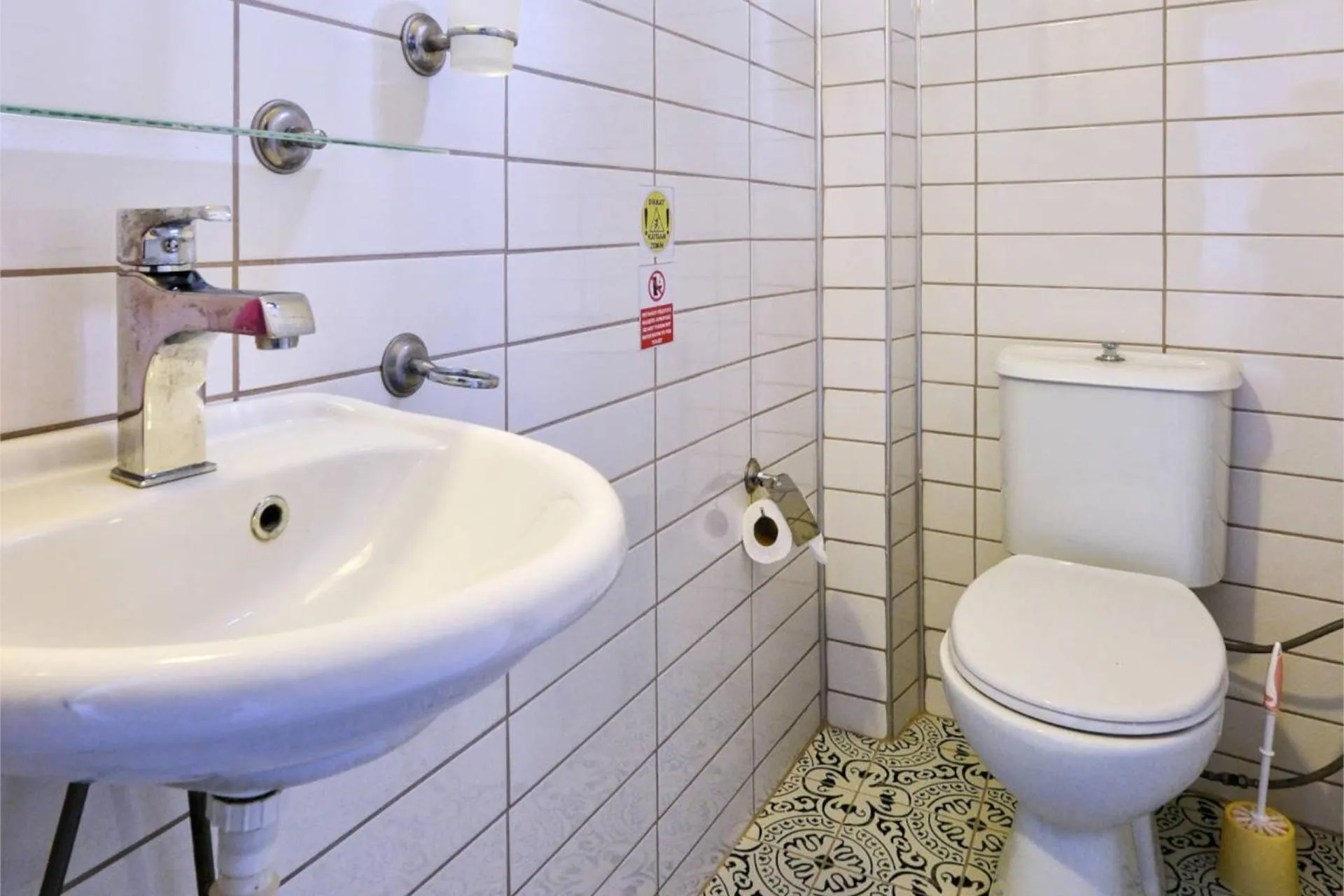 Toilet in CARETTA PANSİYOn