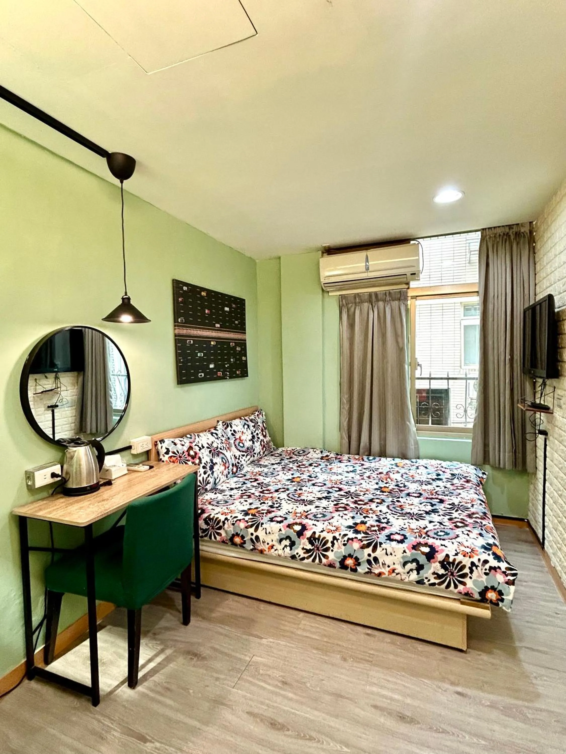 Bed in Taipei Triple Tiger Inn