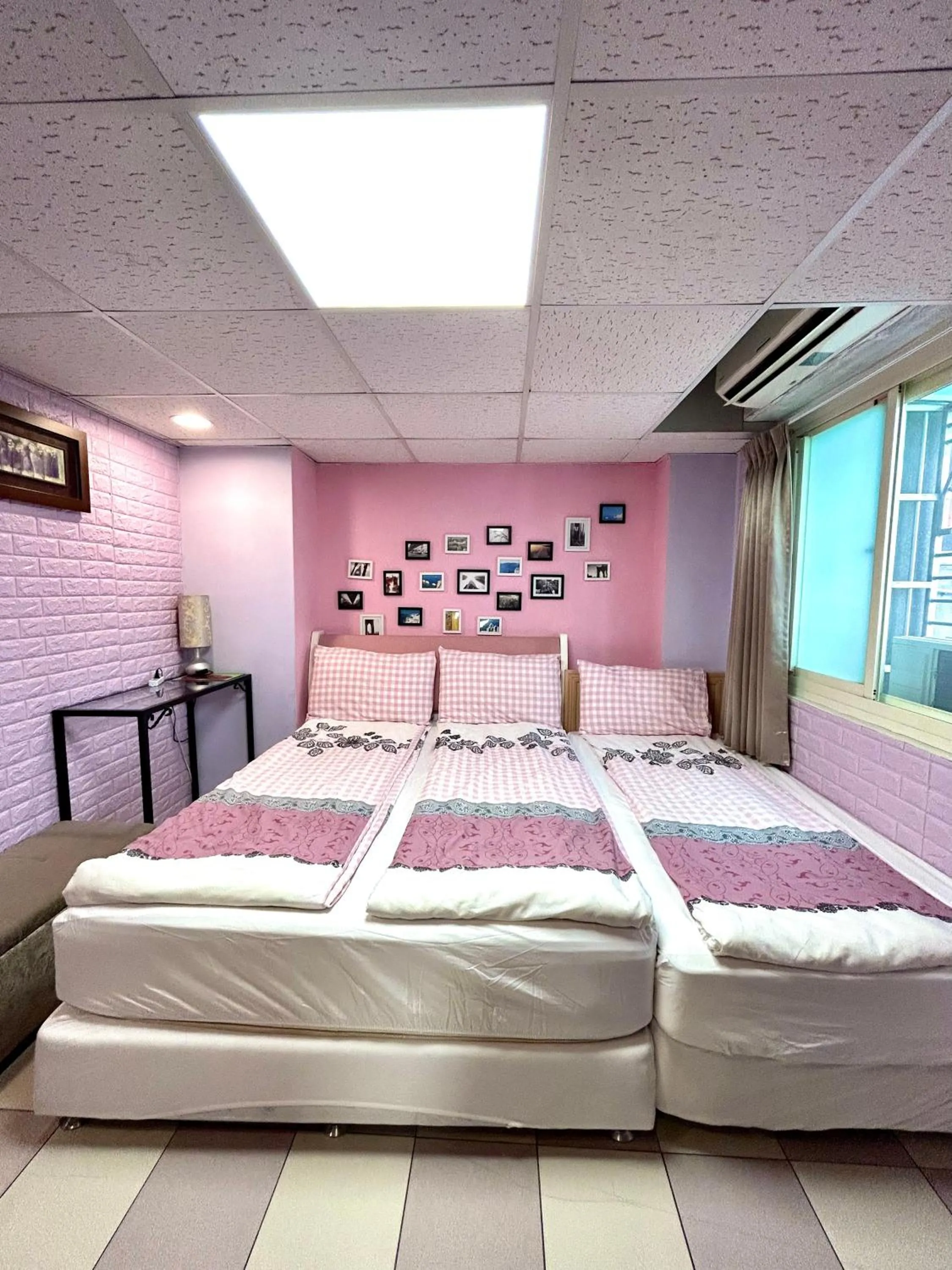 Bedroom, Bed in Taipei Triple Tiger Inn