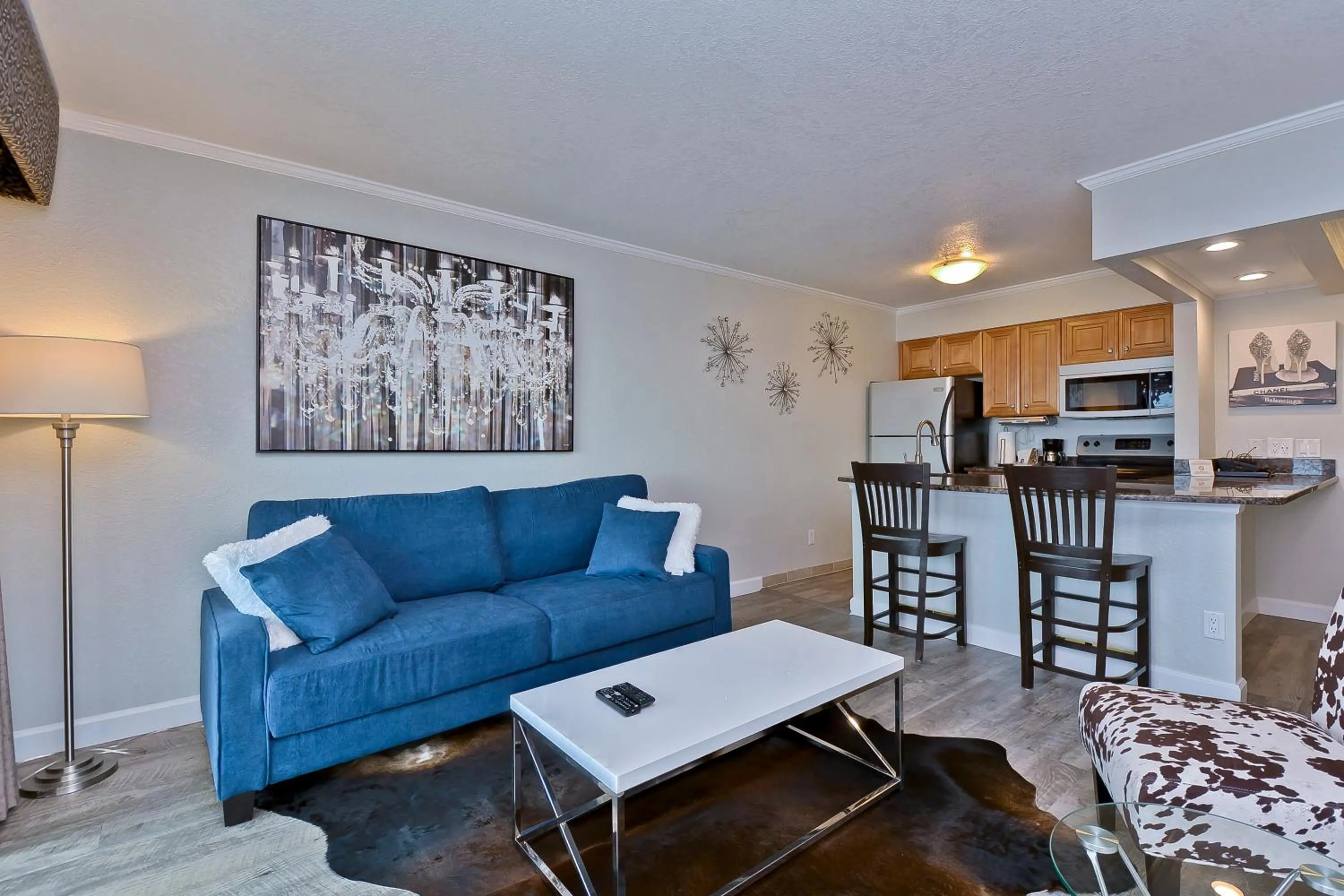 Living room in 441-Waterfront, Amazing Views, WIFI, Pool and close to BUCS Stadium