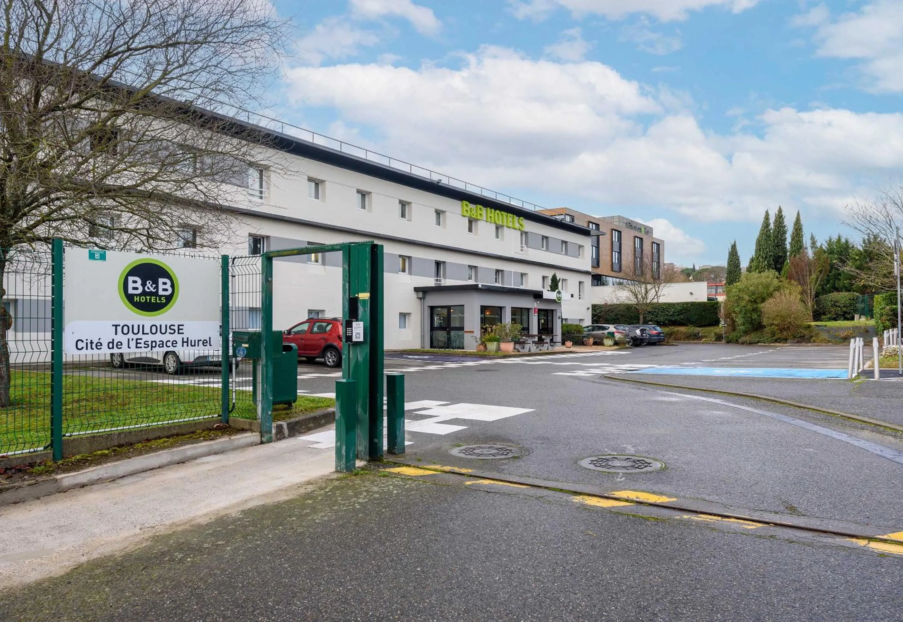 Property building in B&B HOTEL Toulouse Cité de l'Espace Hurel