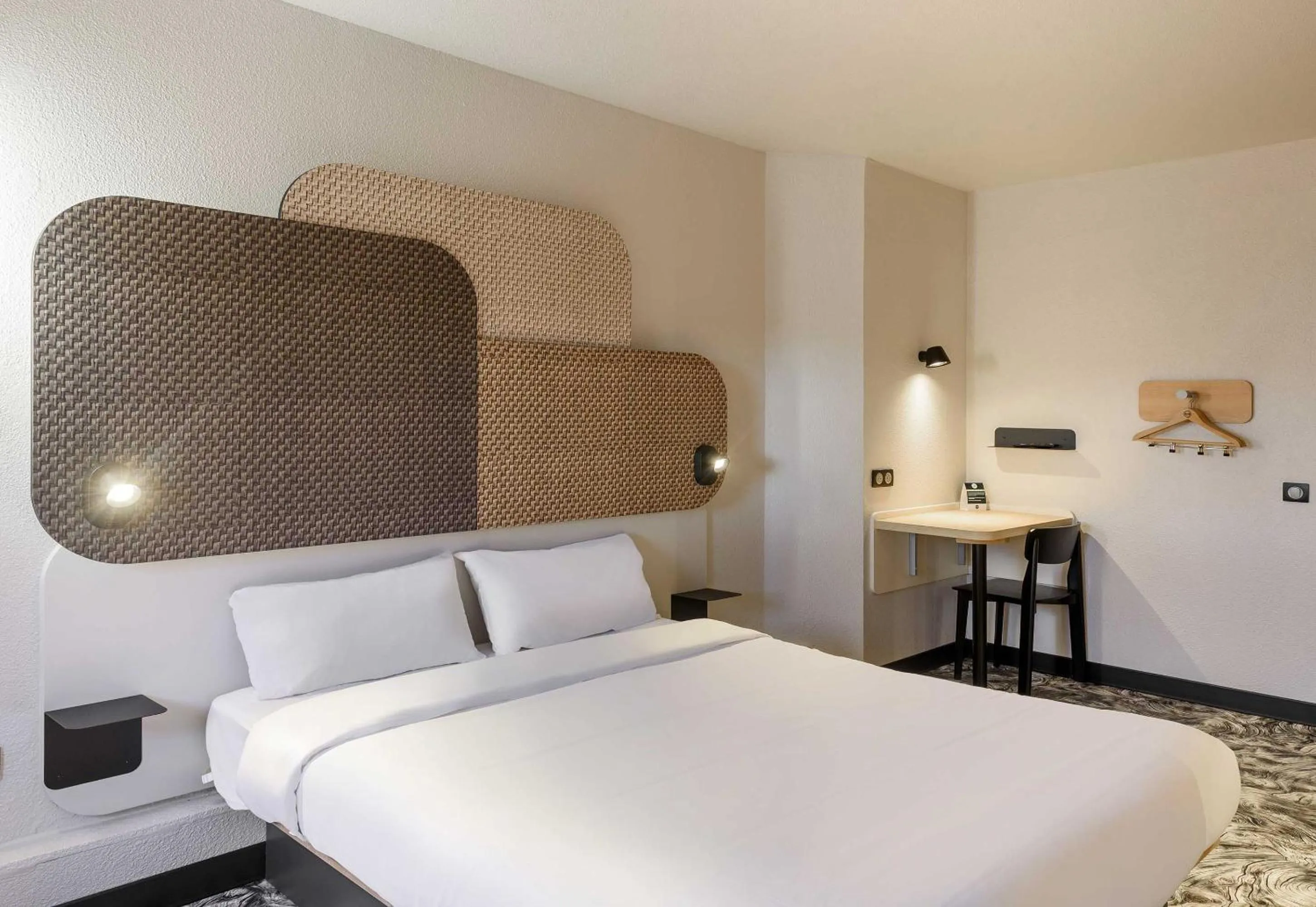 Bedroom, Bed in B&B HOTEL Toulouse Cité de l'Espace Hurel