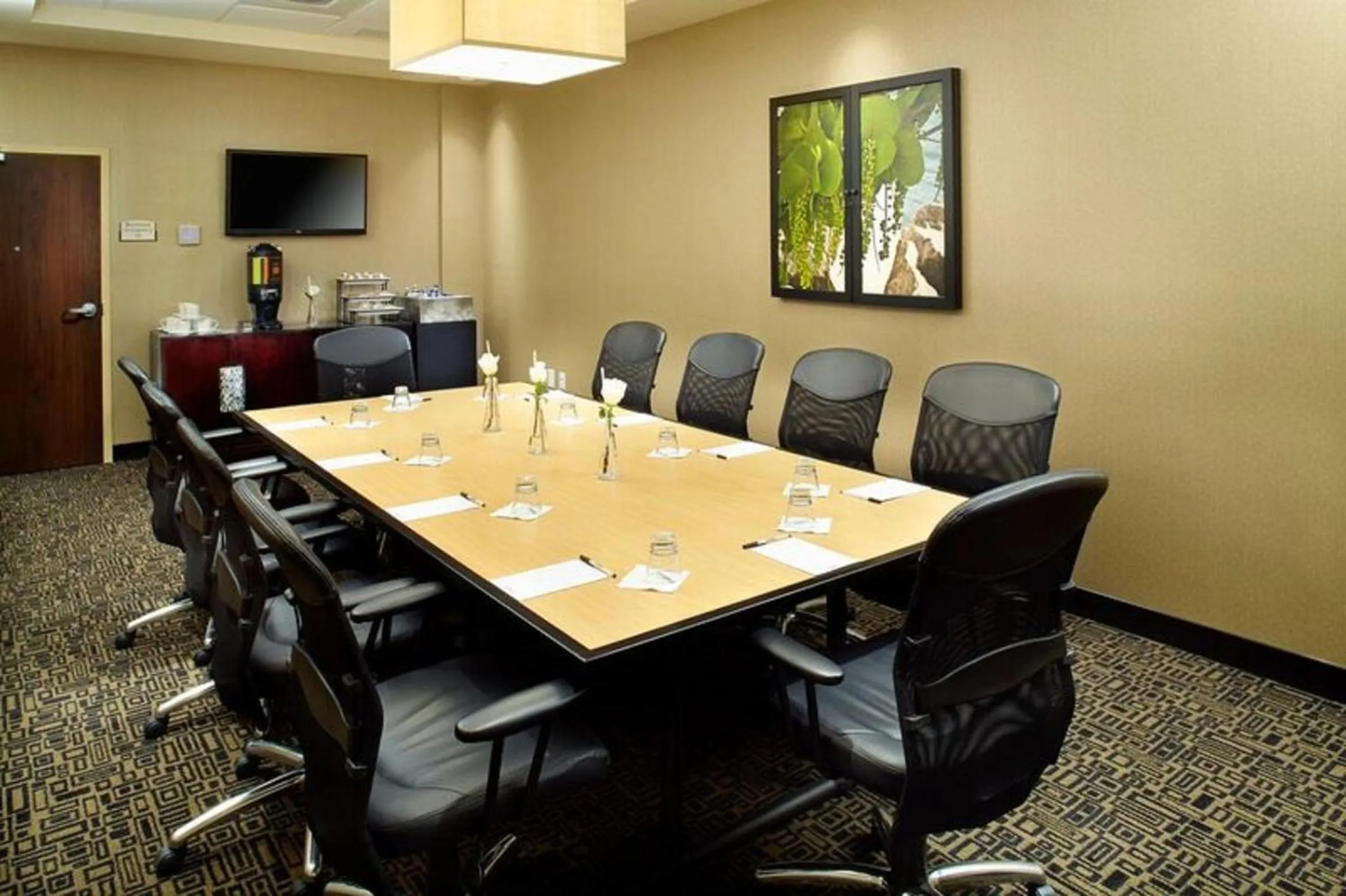 Meeting/conference room in Holiday Inn Express Miami Airport-Blue Lagoon Area by IHG