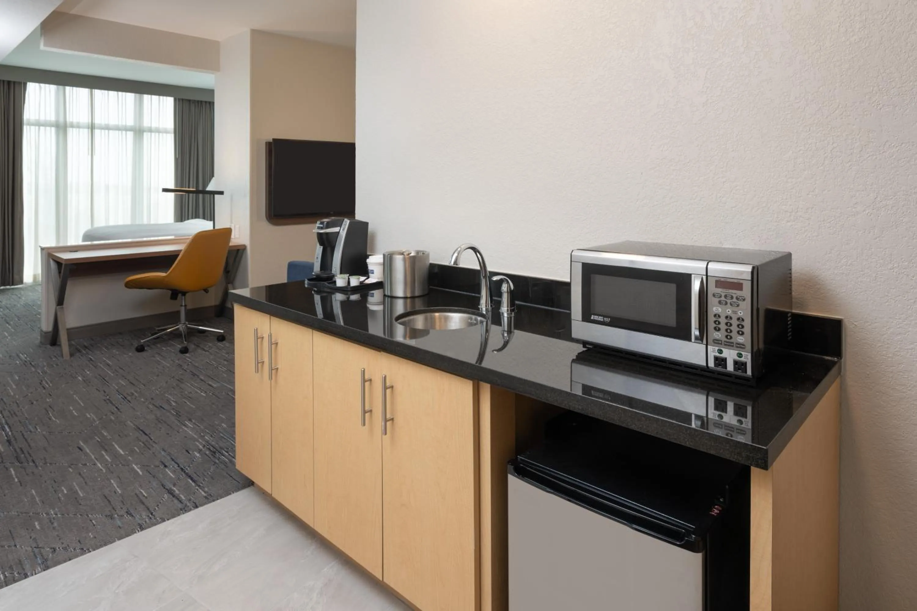Kitchen or kitchenette in Holiday Inn Express Miami Airport-Blue Lagoon Area by IHG