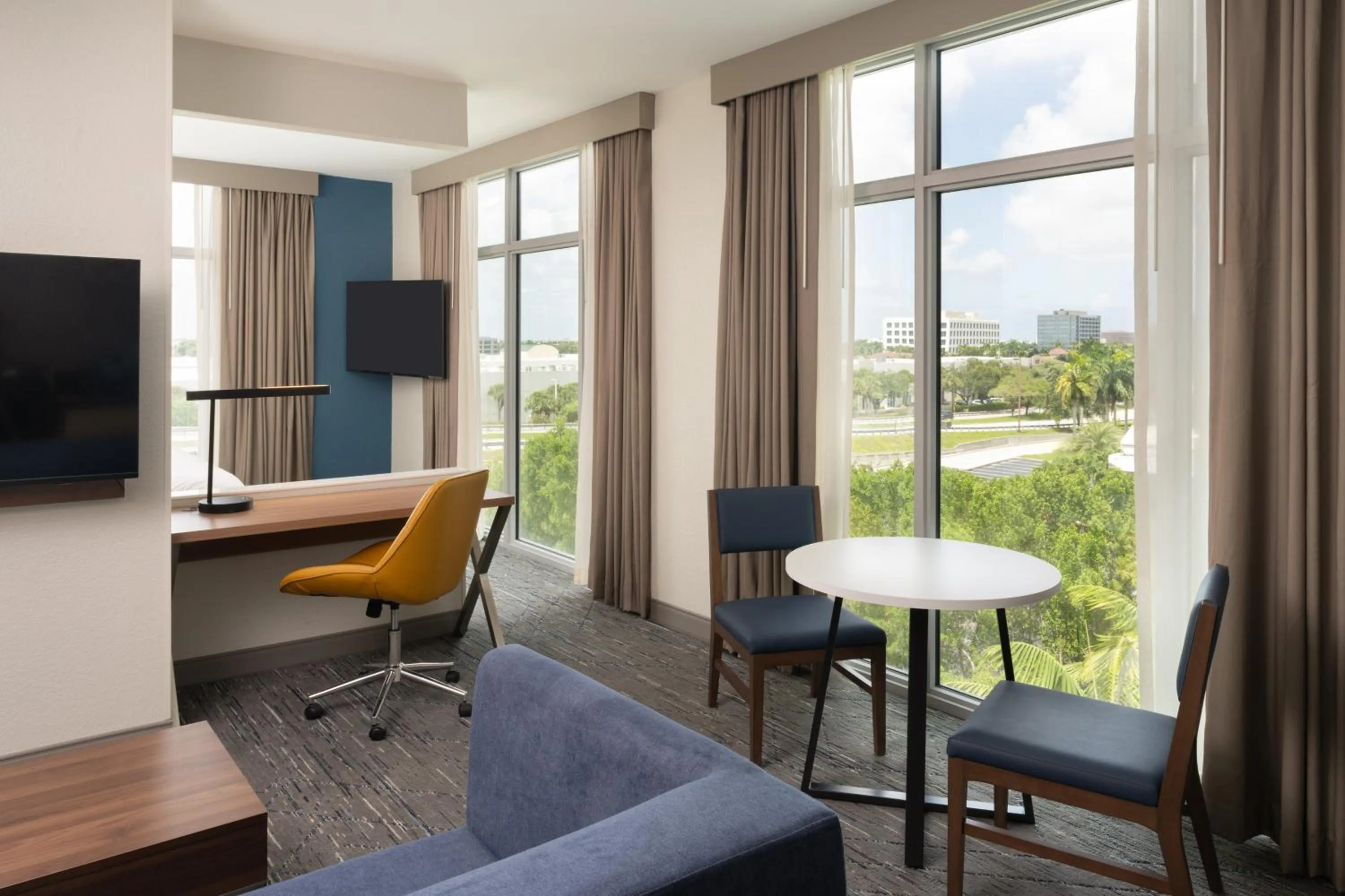 Photo of the whole room in Holiday Inn Express Miami Airport-Blue Lagoon Area by IHG
