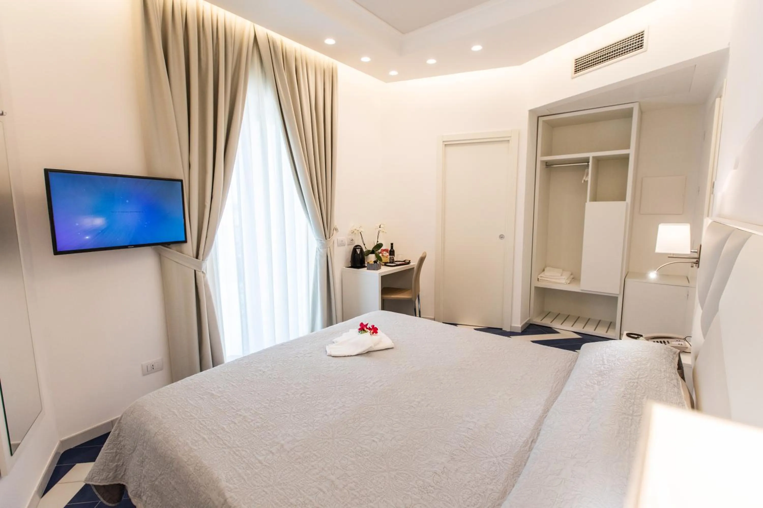 Photo of the whole room, Bed in Hotel le Rocce - Agerola, Amalfi Coast