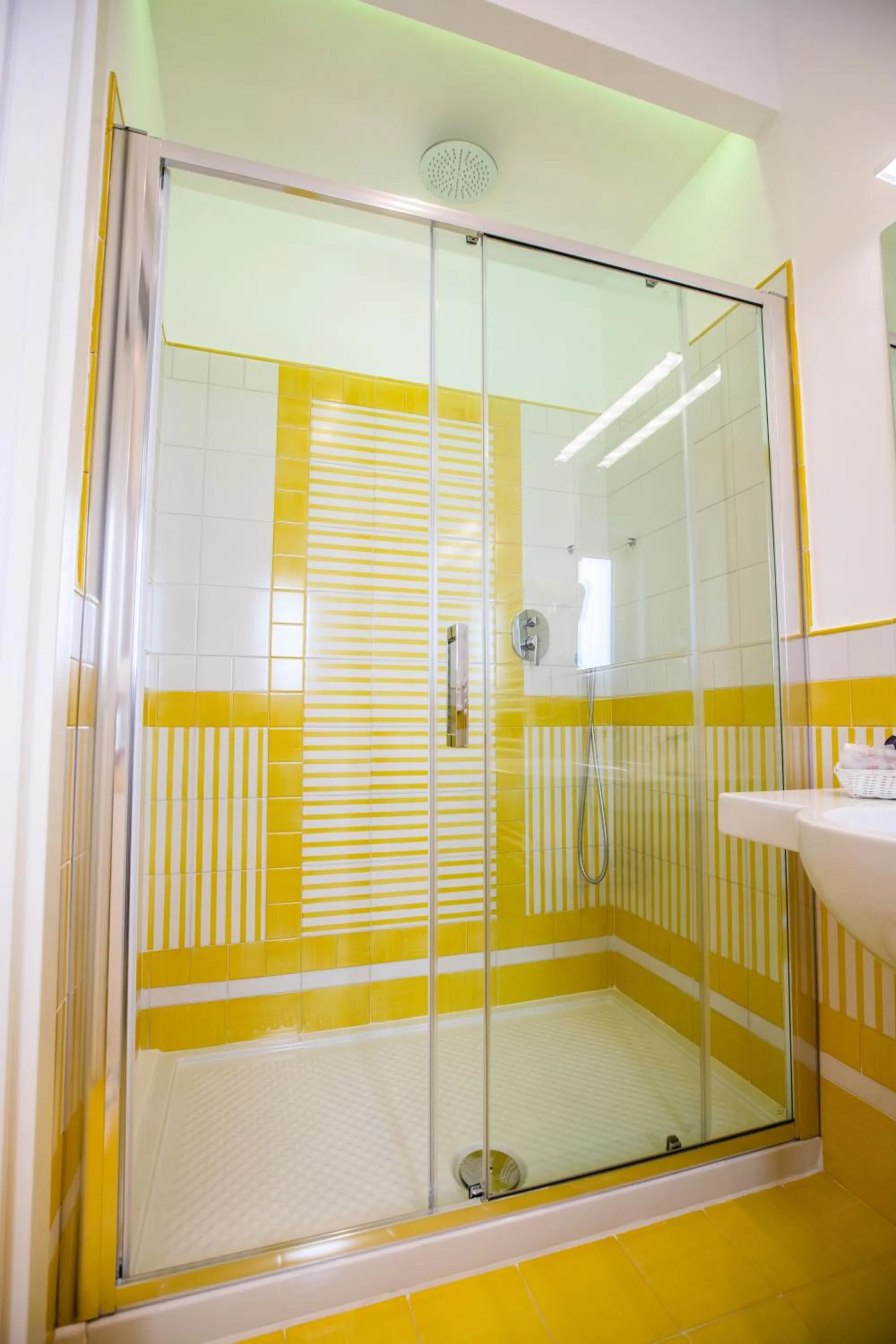 Shower in Hotel le Rocce - Agerola, Amalfi Coast