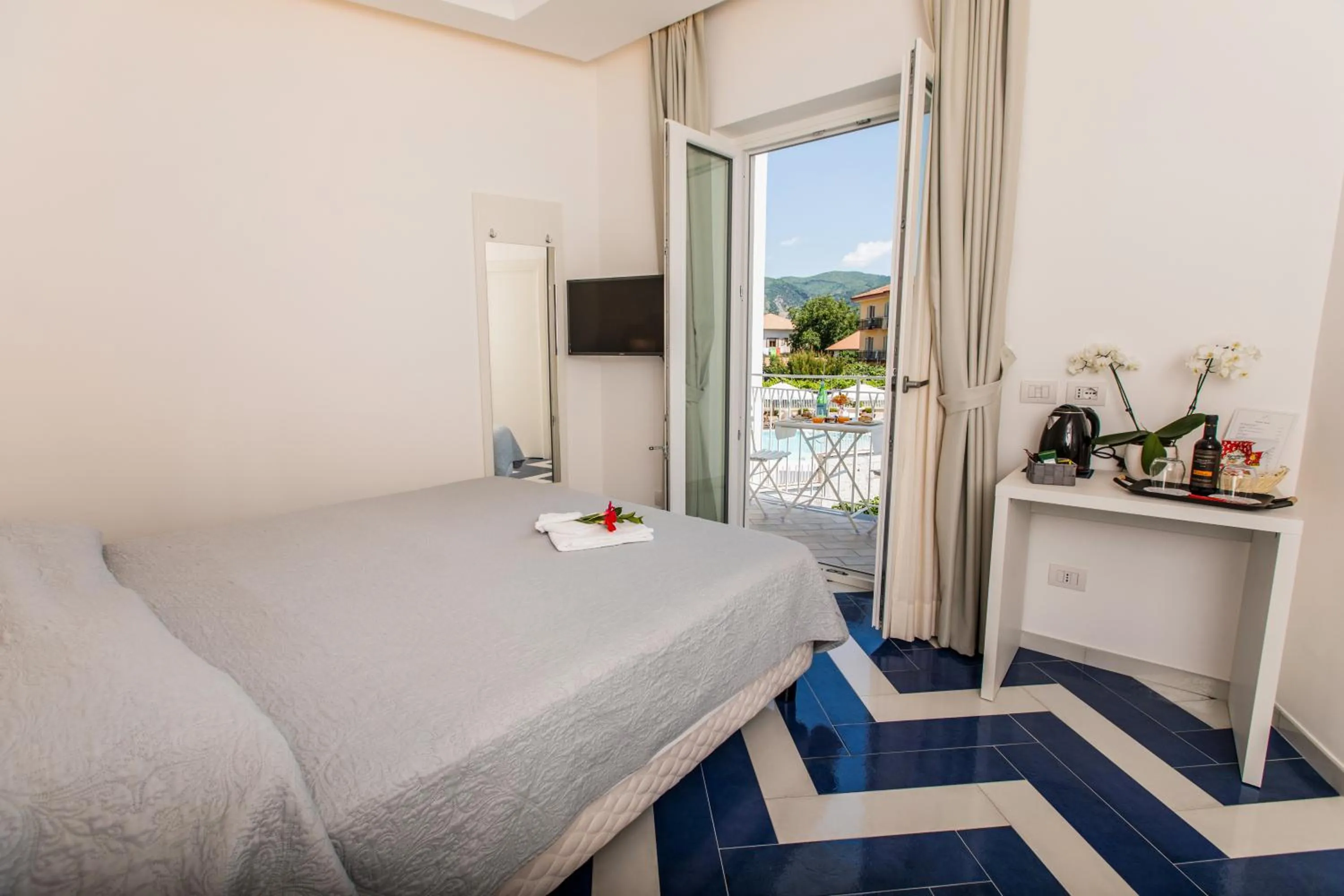 Photo of the whole room, Bed in Hotel le Rocce - Agerola, Amalfi Coast