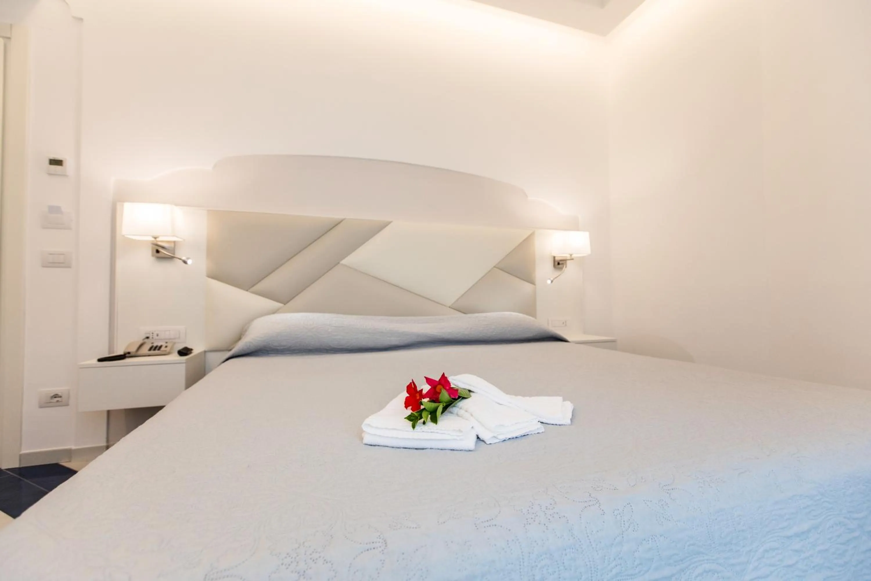 Photo of the whole room, Bed in Hotel le Rocce - Agerola, Amalfi Coast