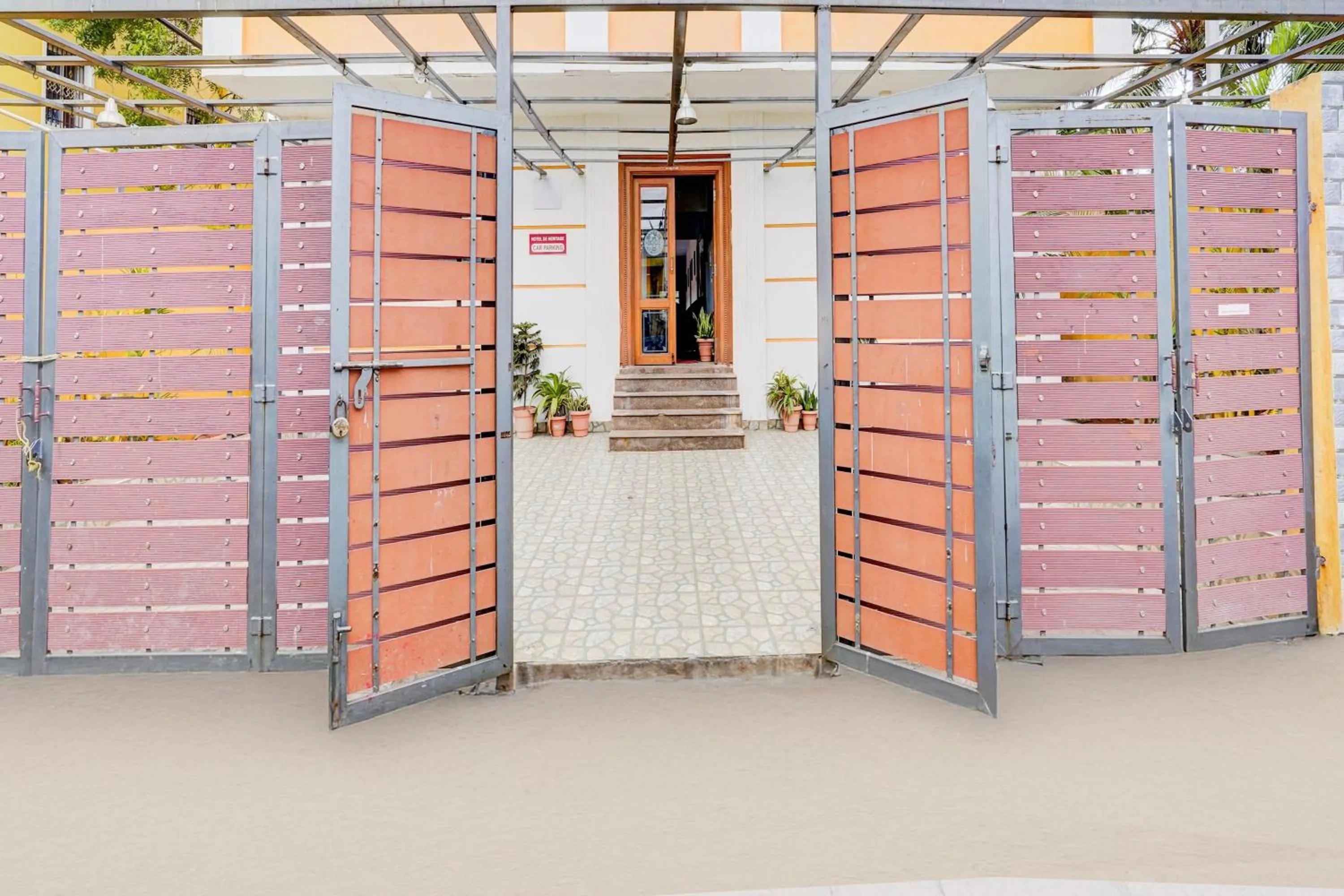 Facade/entrance in Townhouse Auroville Beach Formerly De Heritage