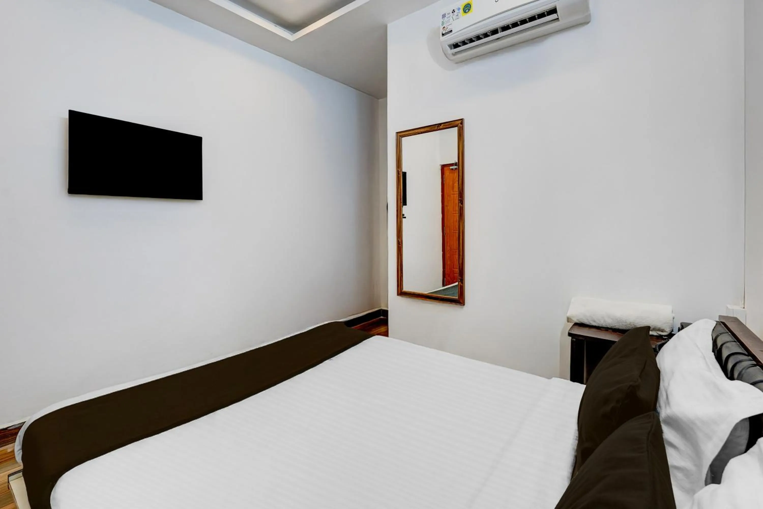 Bedroom, Bed in Townhouse Auroville Beach Formerly De Heritage