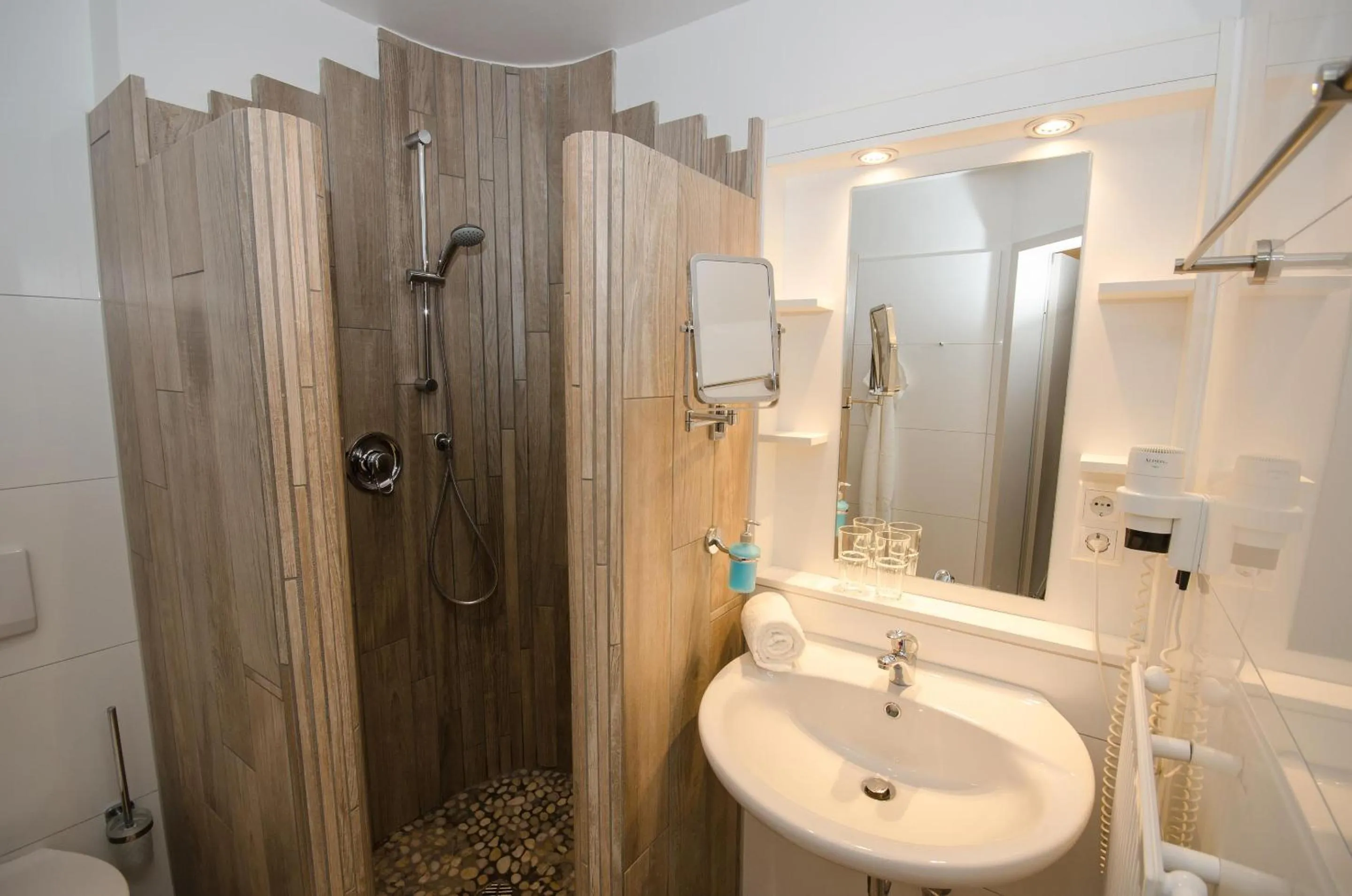 Shower in Köhlers Forsthaus Wellness & Genuss Hotel