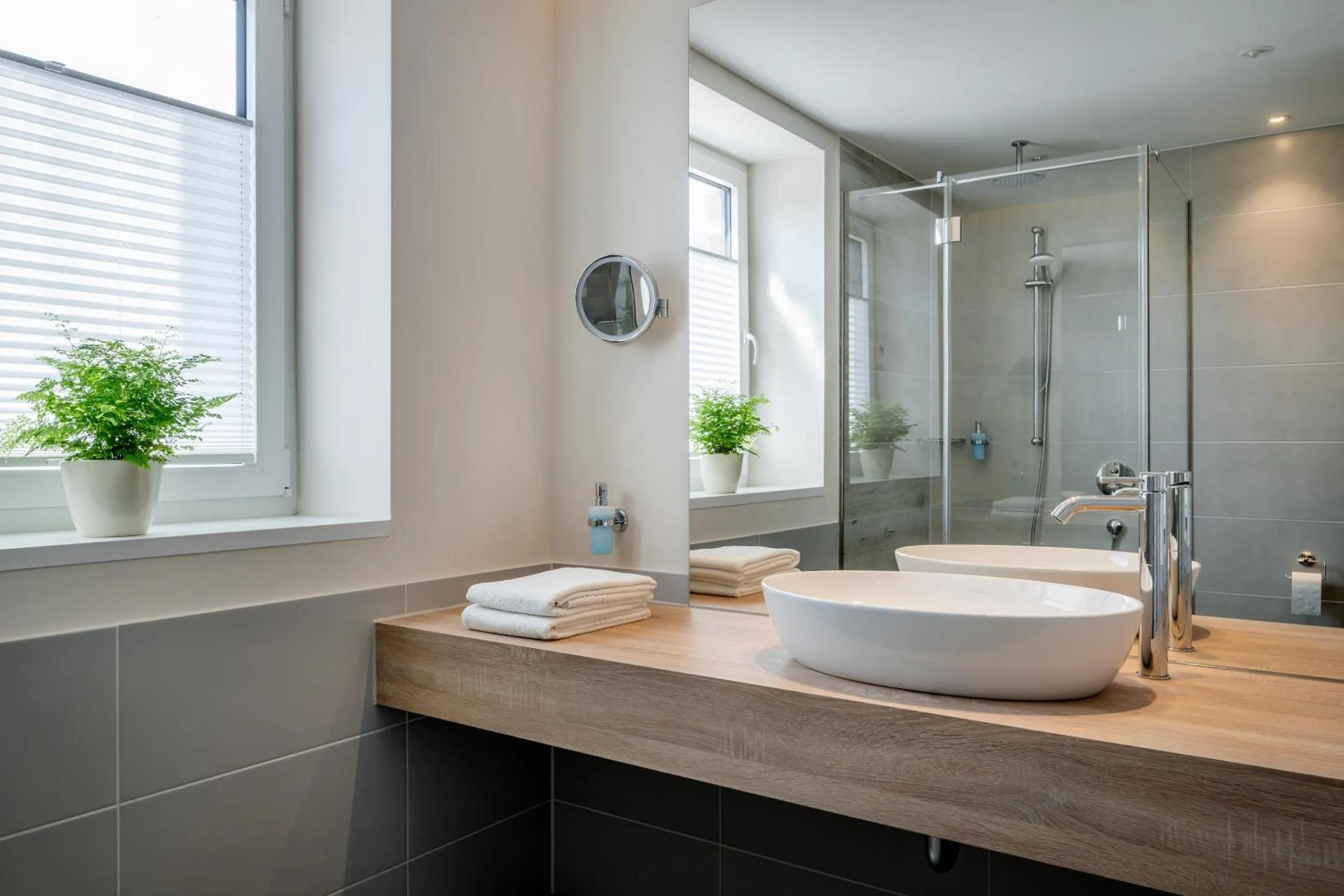 Shower in Köhlers Forsthaus Wellness & Genuss Hotel