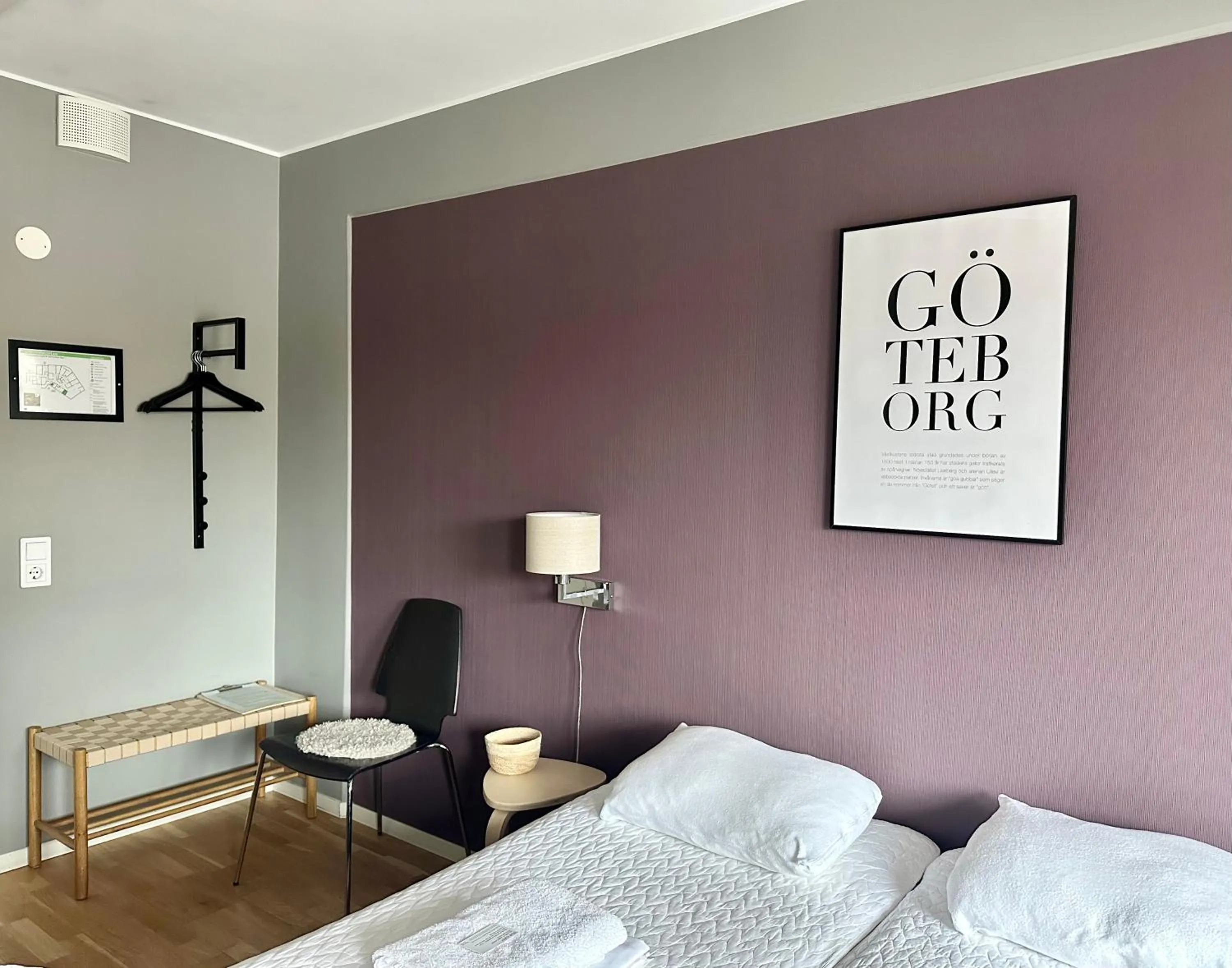 Photo of the whole room, Bed in Linnéplatsens Hotell & Vandrarhem