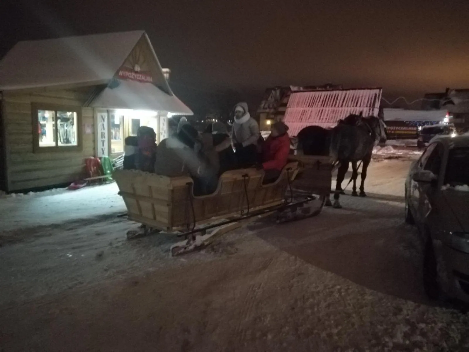 Activities in Karczma Mikuda - Sauna Basen Jacuzzi z widokiem na góry - Kuligi - Parking