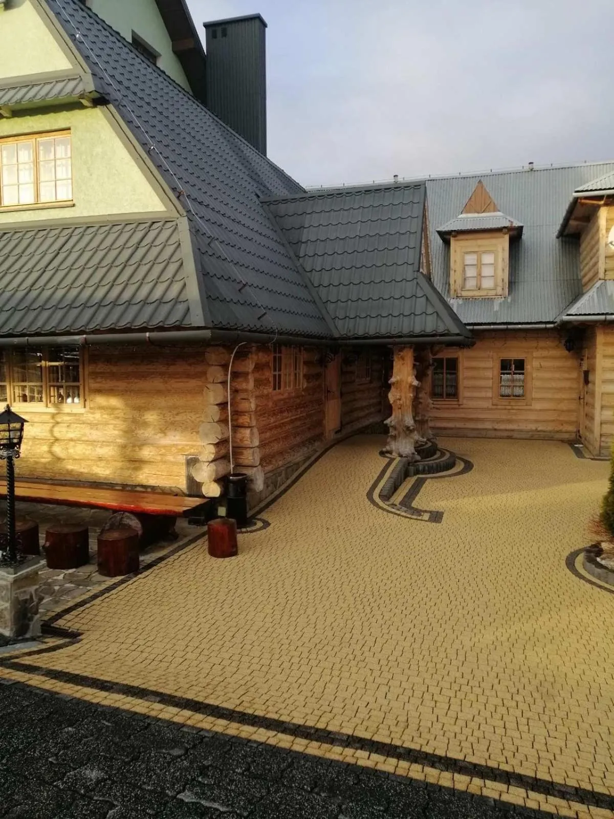 Property building in Karczma Mikuda - Sauna Basen Jacuzzi z widokiem na góry - Kuligi - Parking