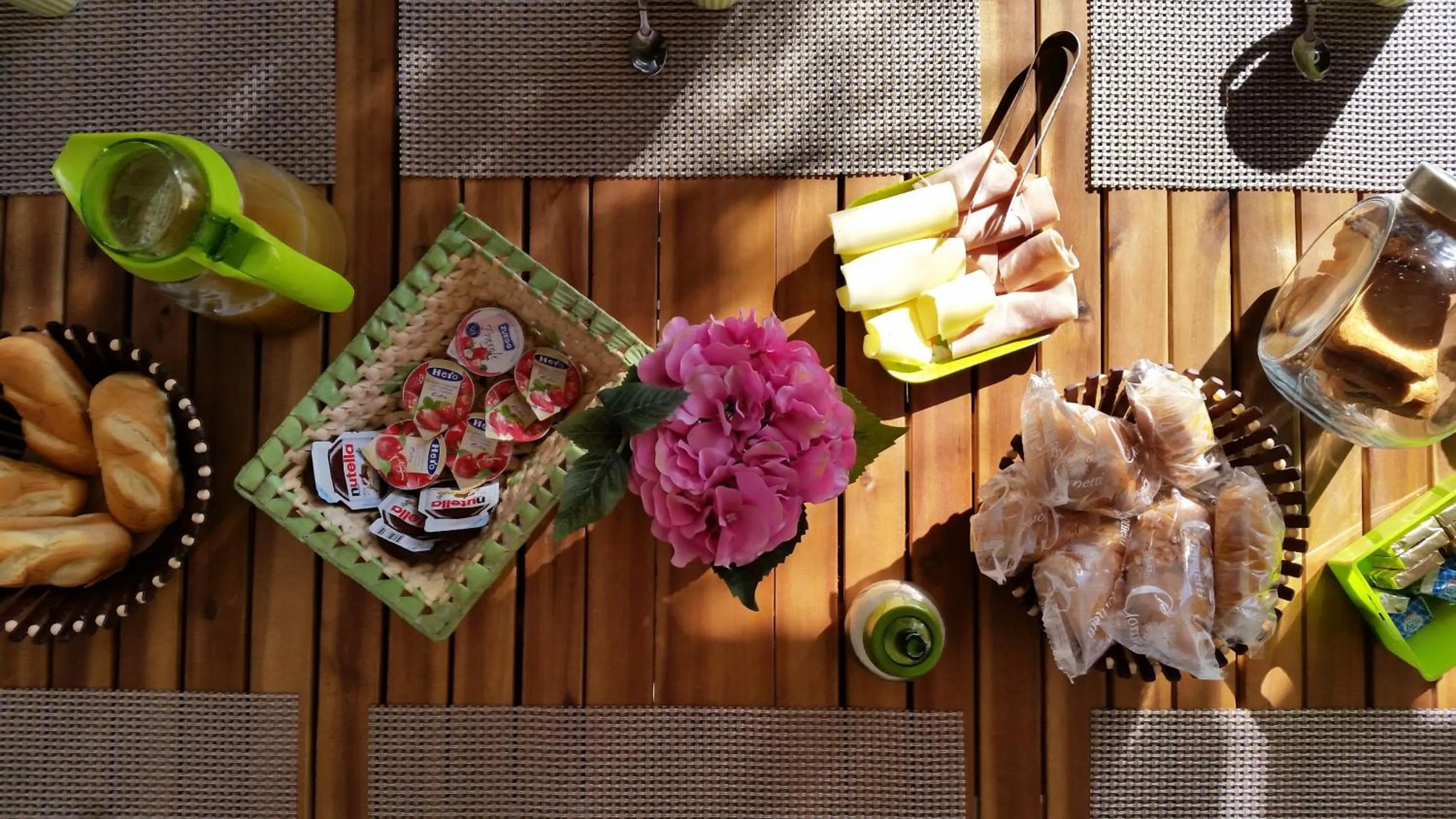 Buffet breakfast in B&B Bella Calasetta