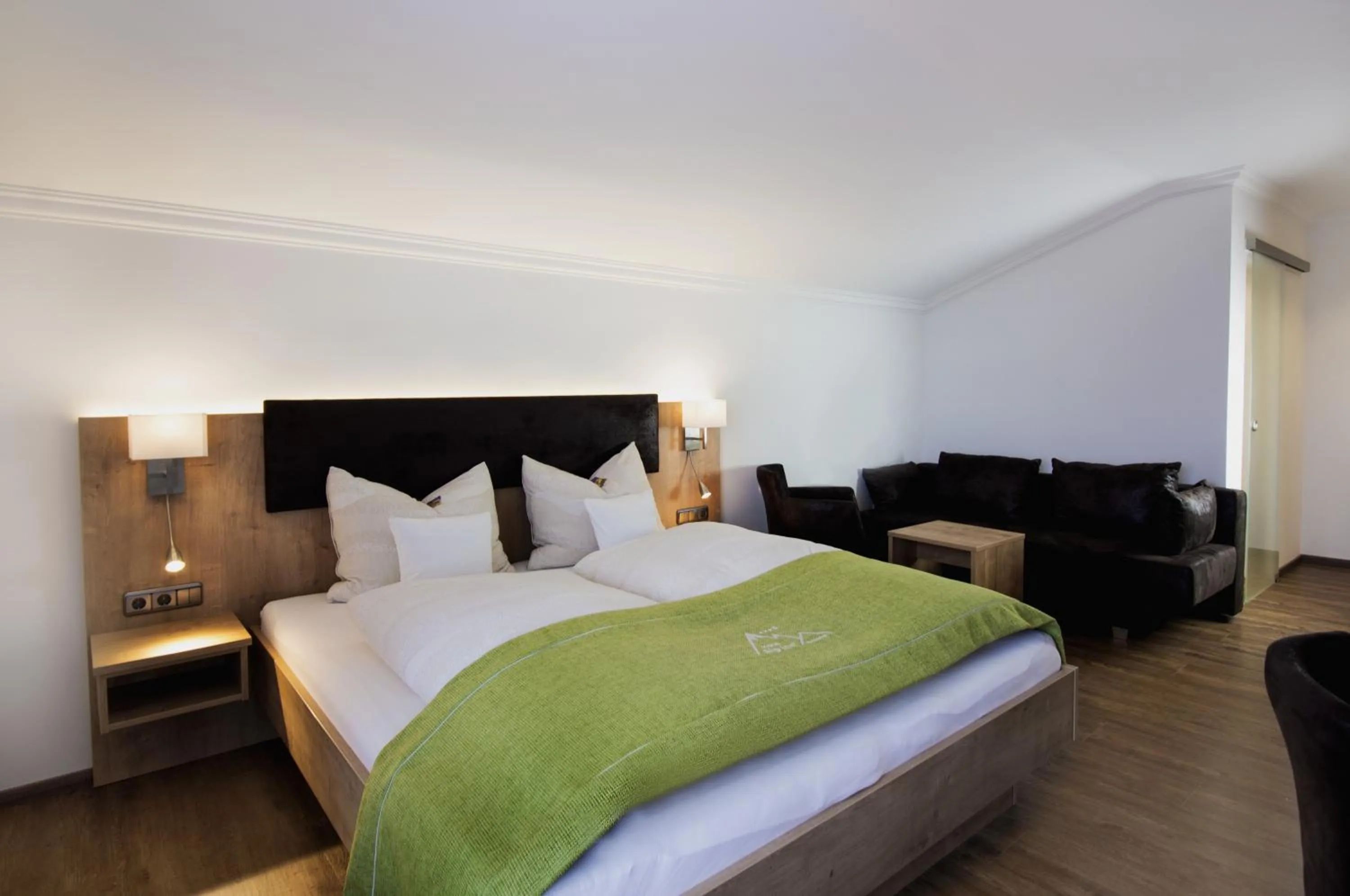 Photo of the whole room, Bed in Hotel Alp Inn - Chiemgaukarte inclusive