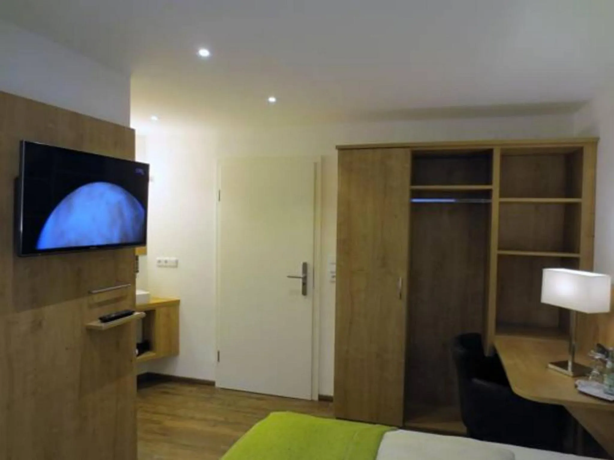 TV and multimedia, Bed in Hotel Alp Inn - Chiemgaukarte inclusive