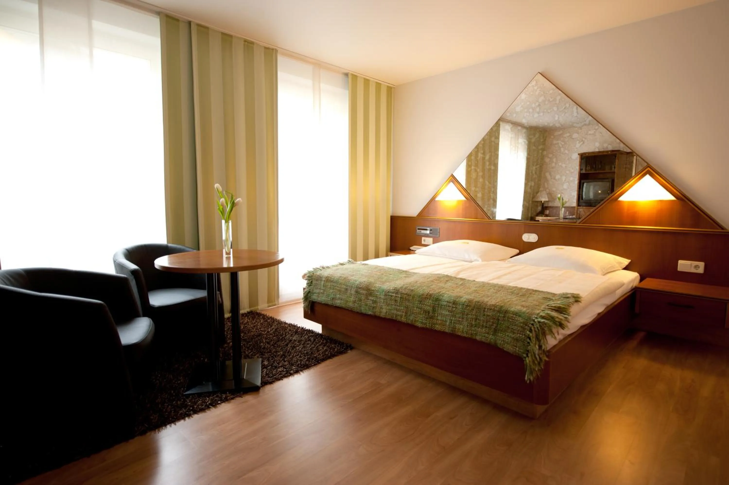 Day, Bed in Classic Hotel Kaarst