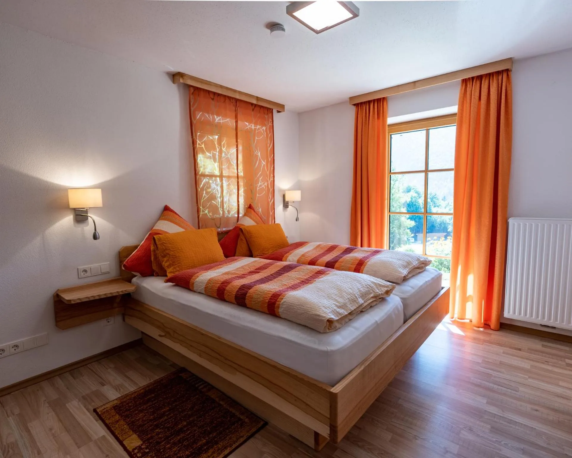 Bedroom, Bed in Hotel & Chalets Lampllehen