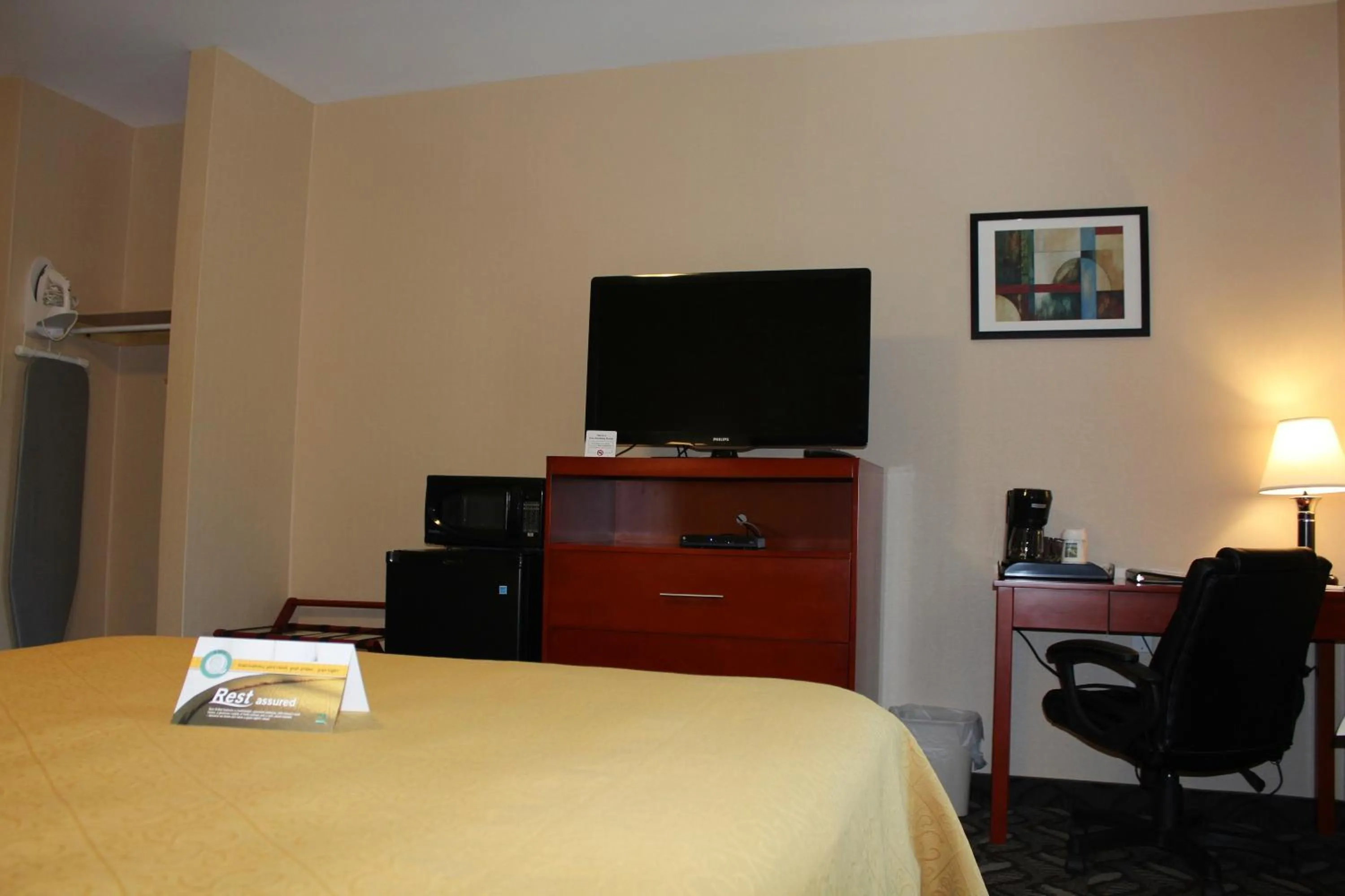 Bedroom, Bed in Quality Inn Southampton