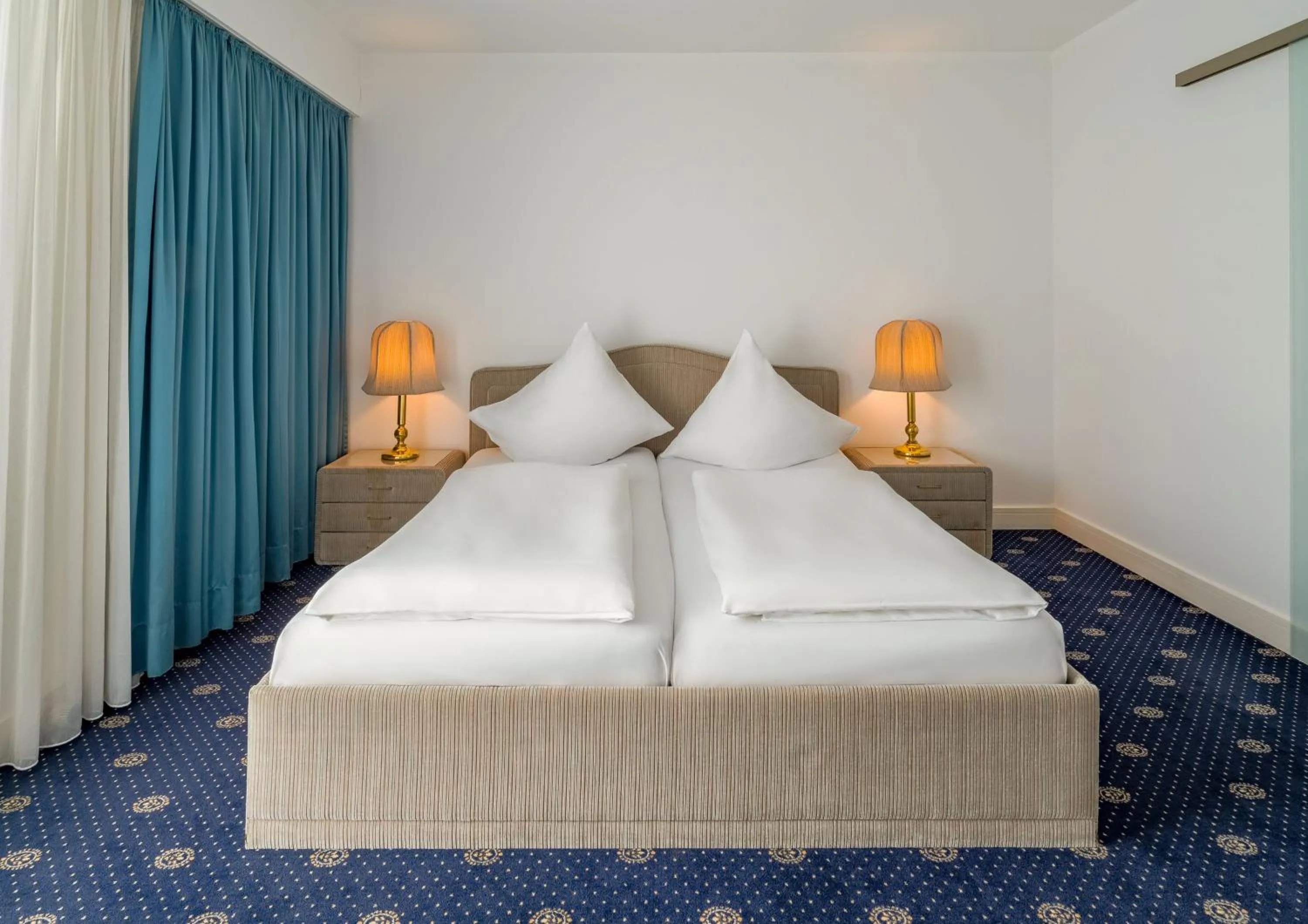 Photo of the whole room, Bed in Aspire Oldenburg, Trademark Collection by Wyndham