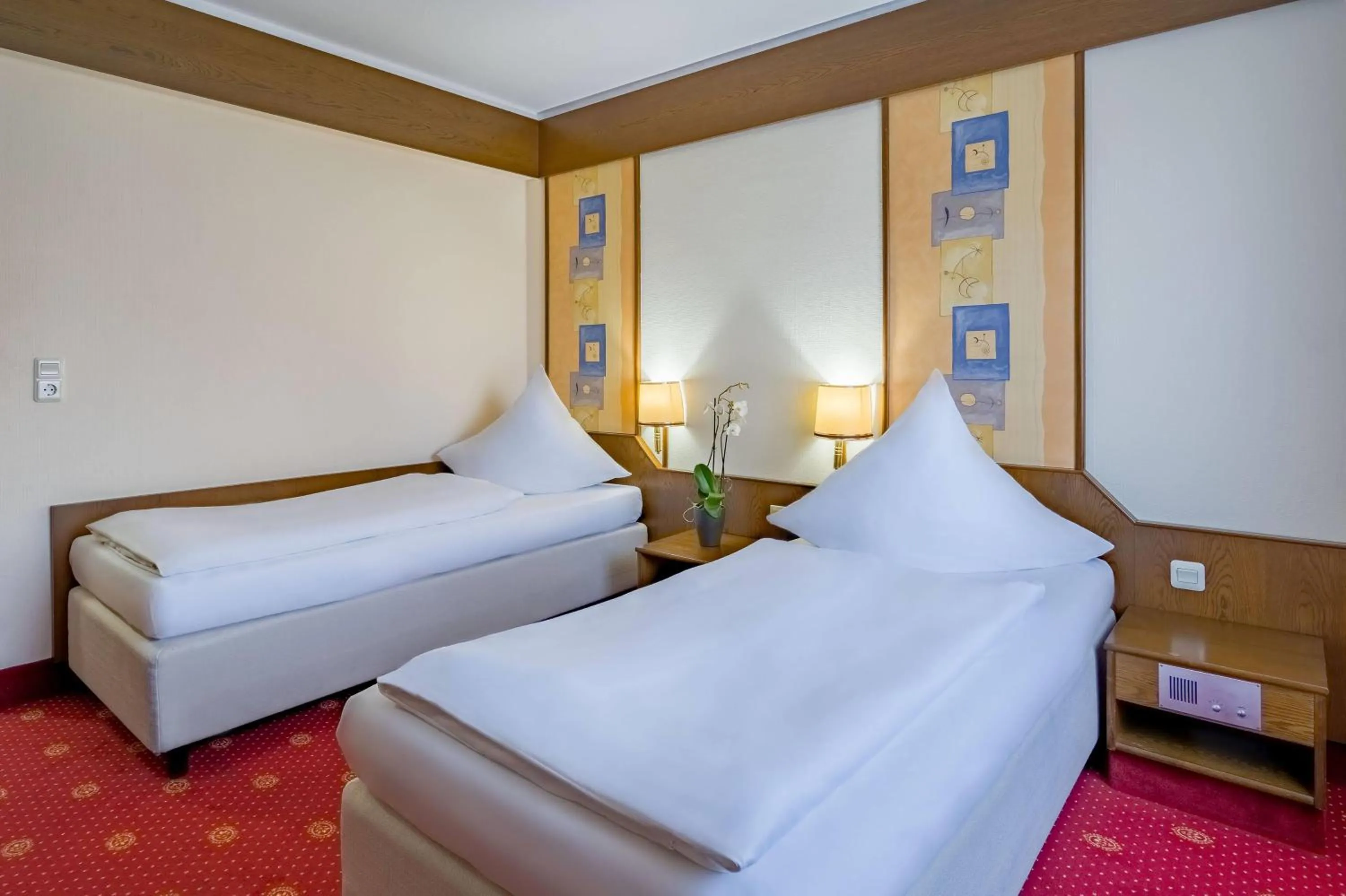 Photo of the whole room, Bed in Aspire Oldenburg, Trademark Collection by Wyndham