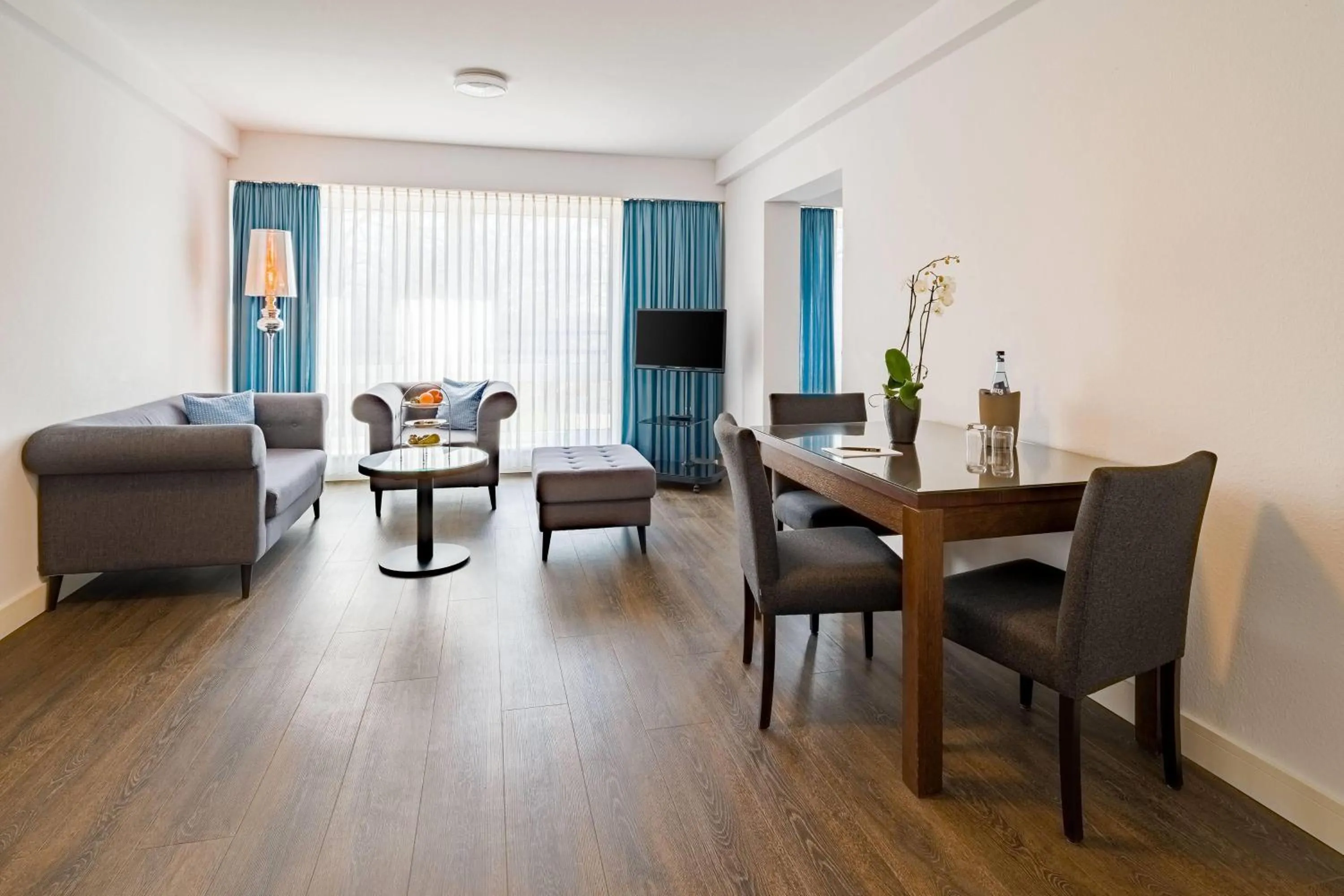 Photo of the whole room in Aspire Oldenburg, Trademark Collection by Wyndham