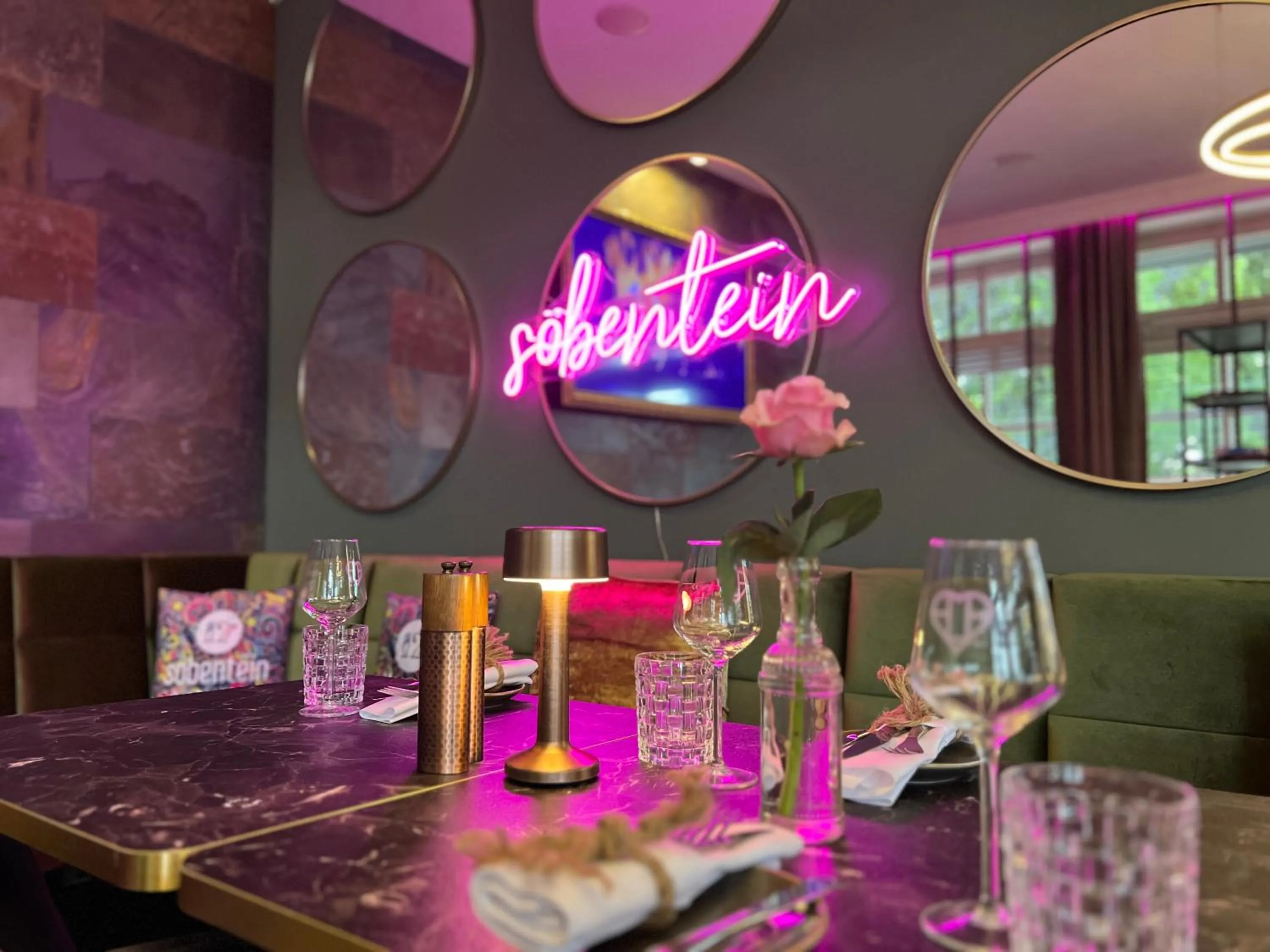 Restaurant/places to eat in Hotel Am Schloss Ahrensburg