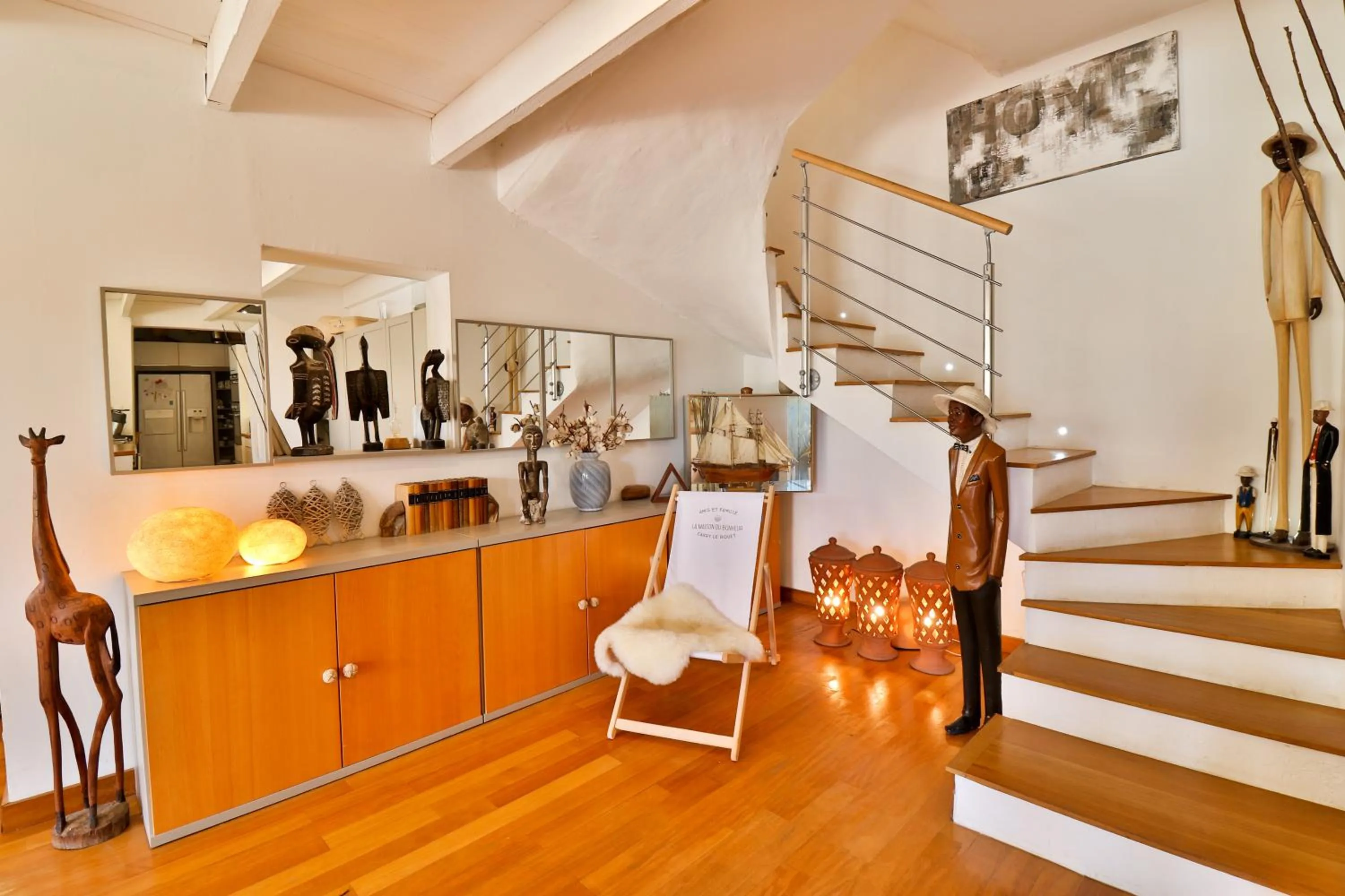 Communal lounge/ TV room in Les Chambres d'Hôtes du Grand Mornas