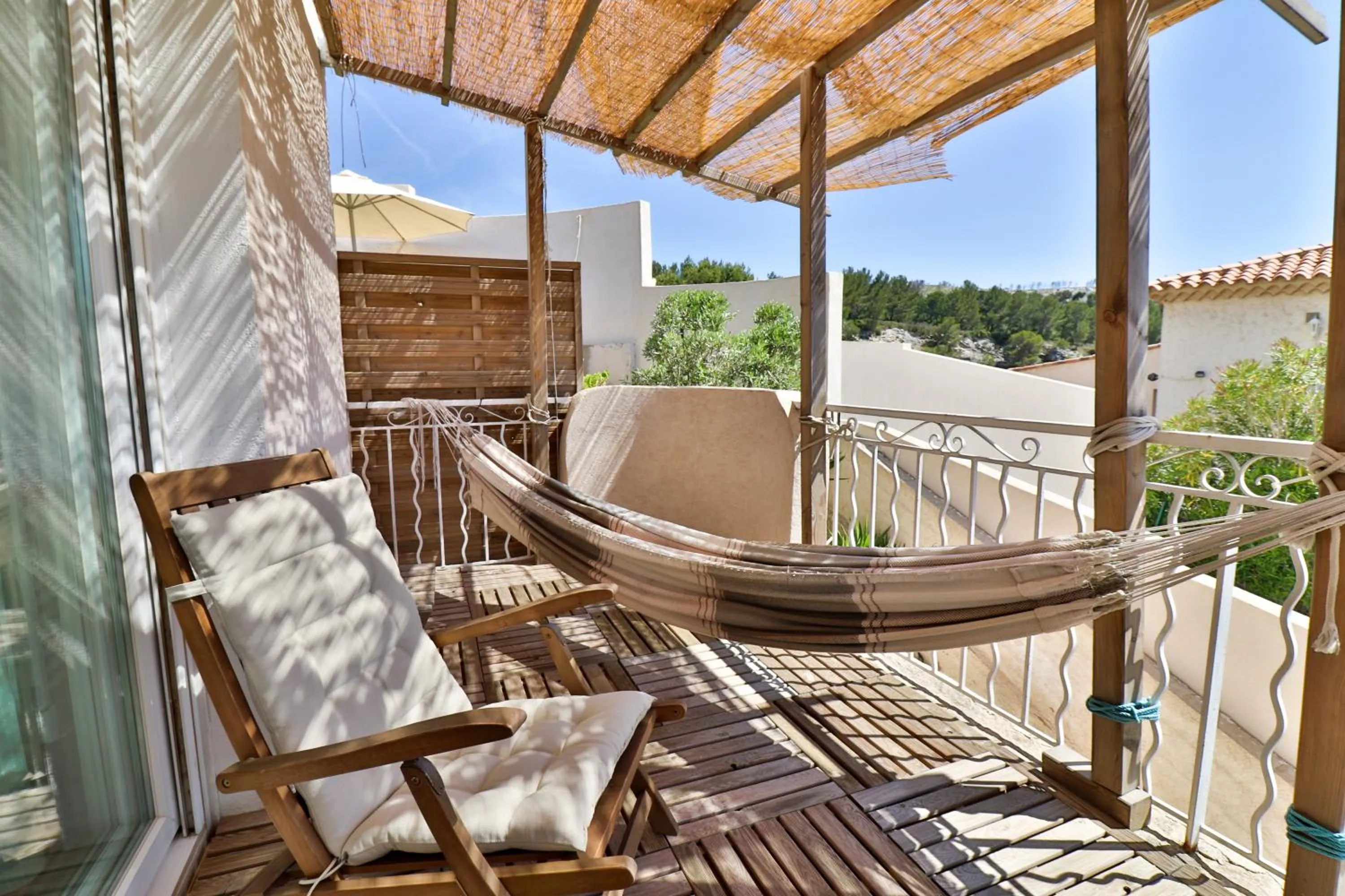 Photo of the whole room in Les Chambres d'Hôtes du Grand Mornas