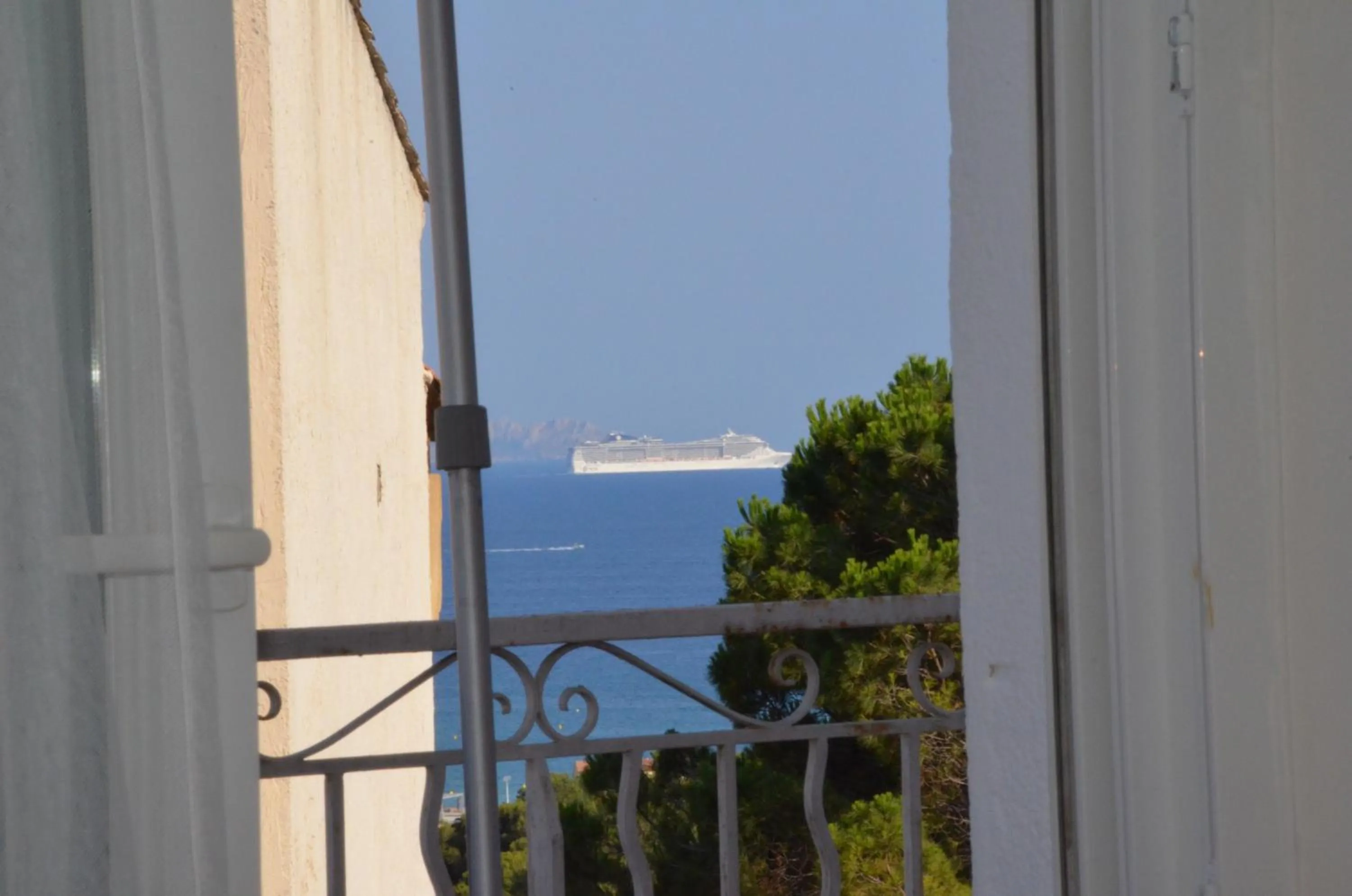 Balcony/Terrace in Les Chambres d'Hôtes du Grand Mornas
