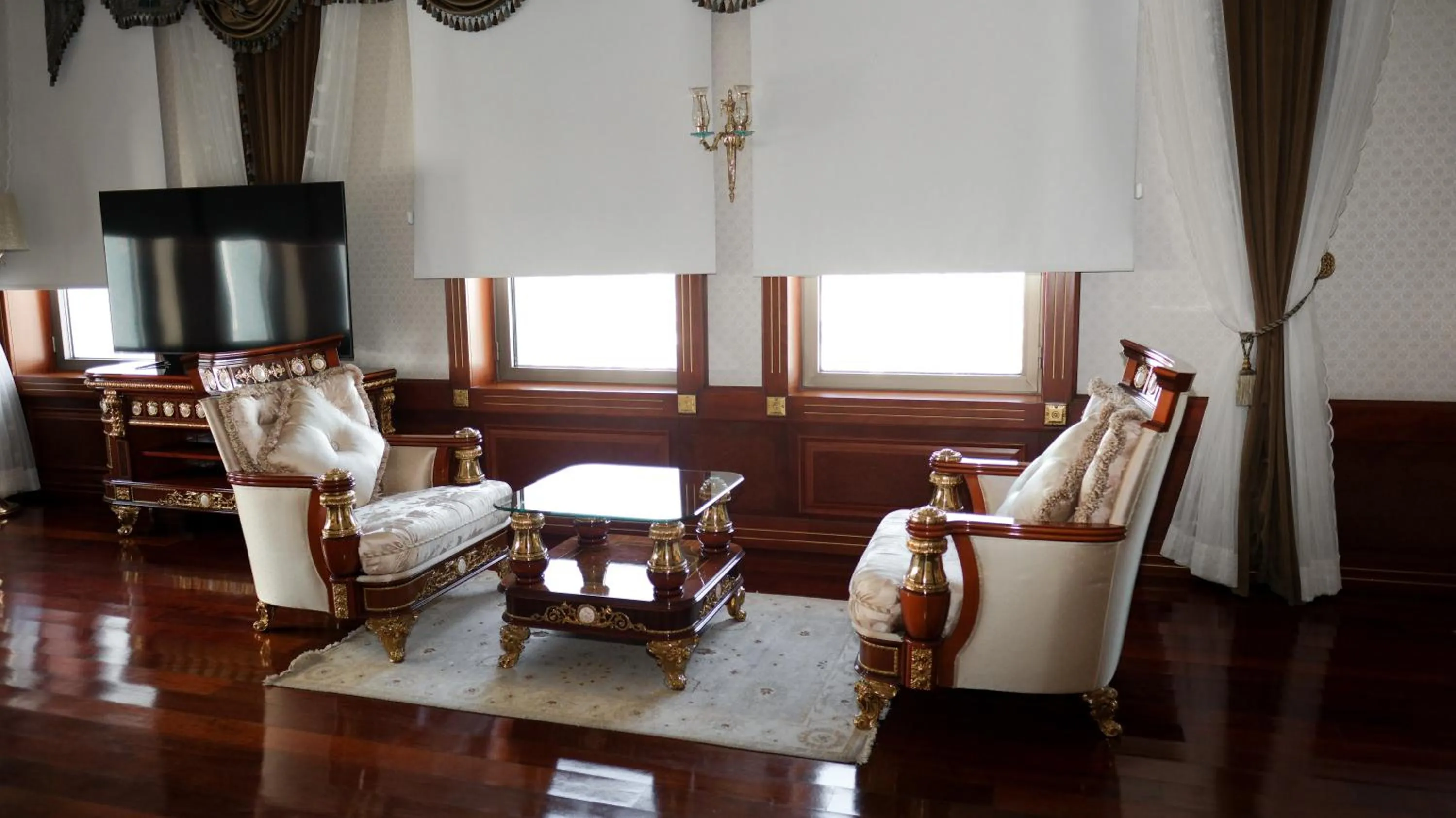 Seating area in Meyra Palace