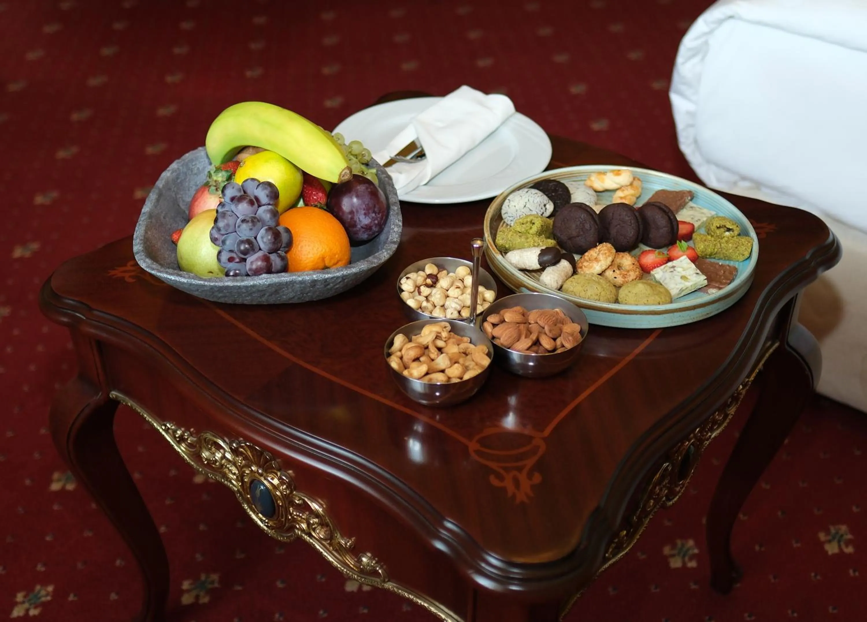 Food in Meyra Palace