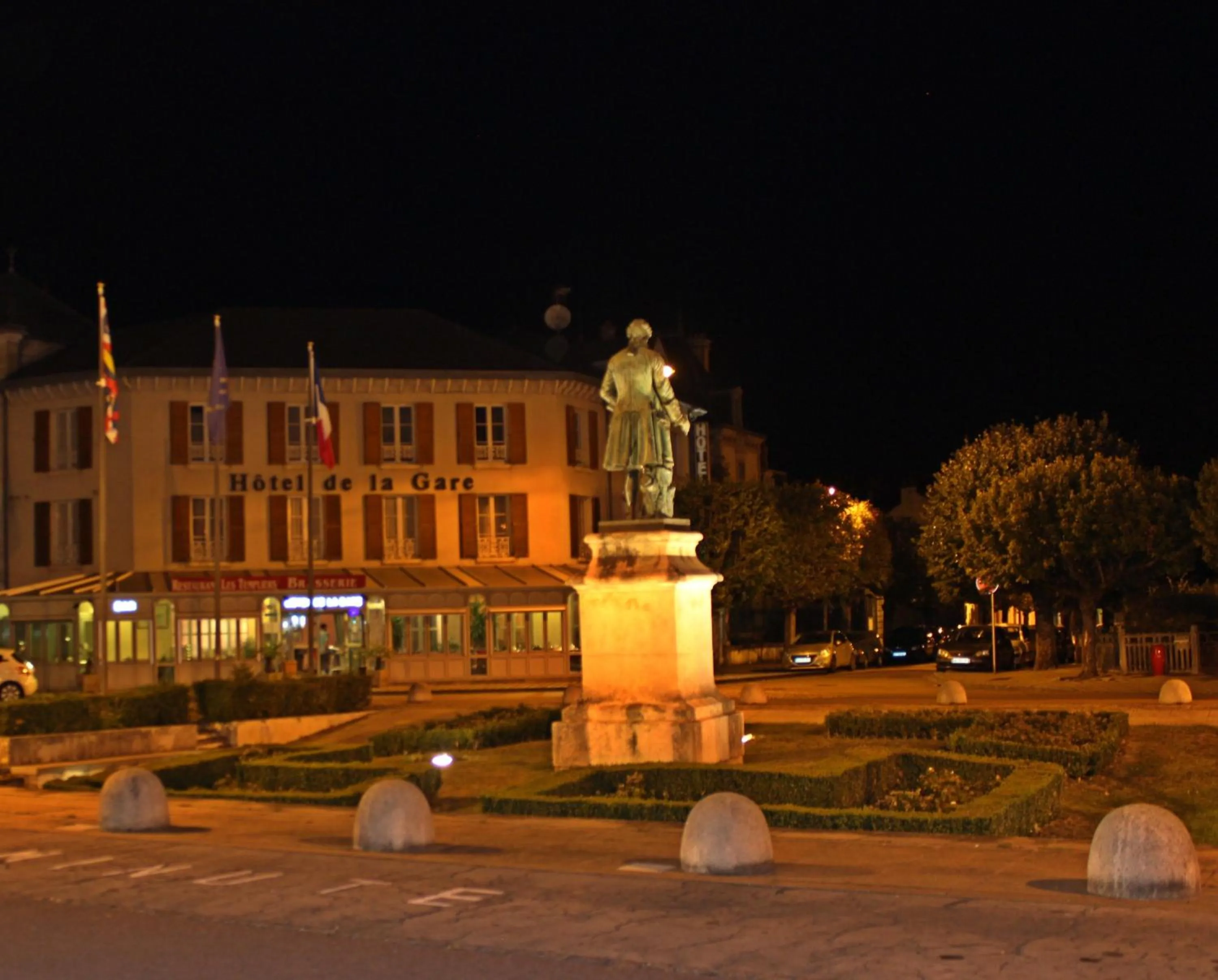 Property building in Hôtel restaurant les Templiers