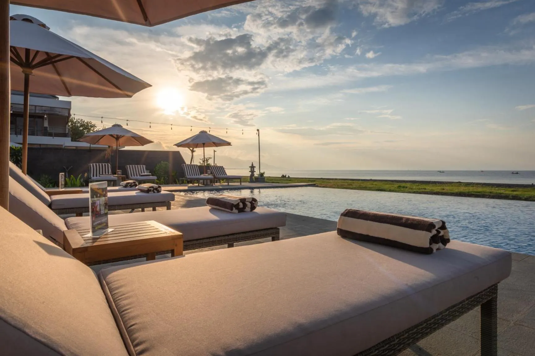 Pool view in The Manik Kalisada