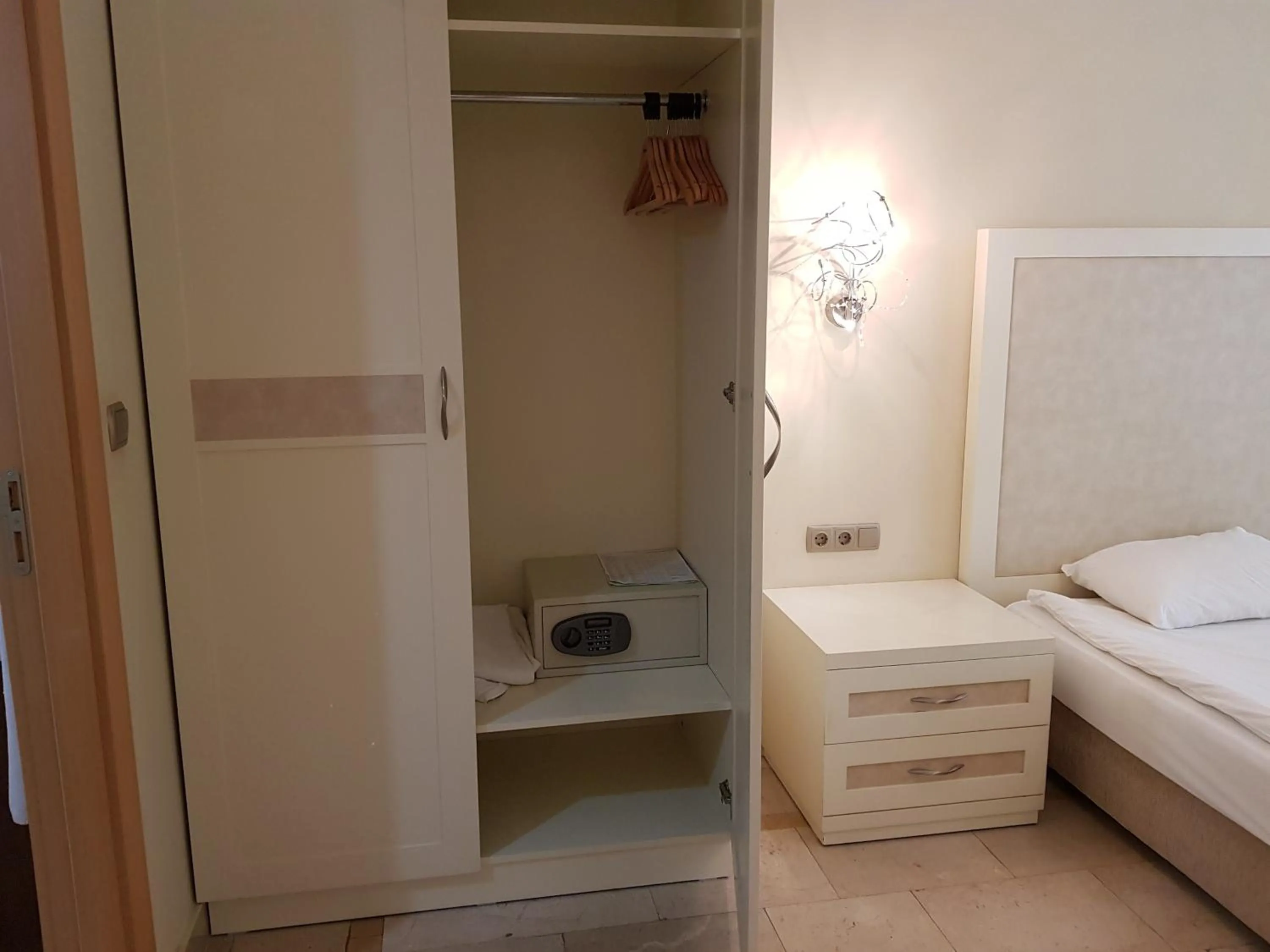 Bedroom, Bed in Alanya Goldcity 2 bedroom villa