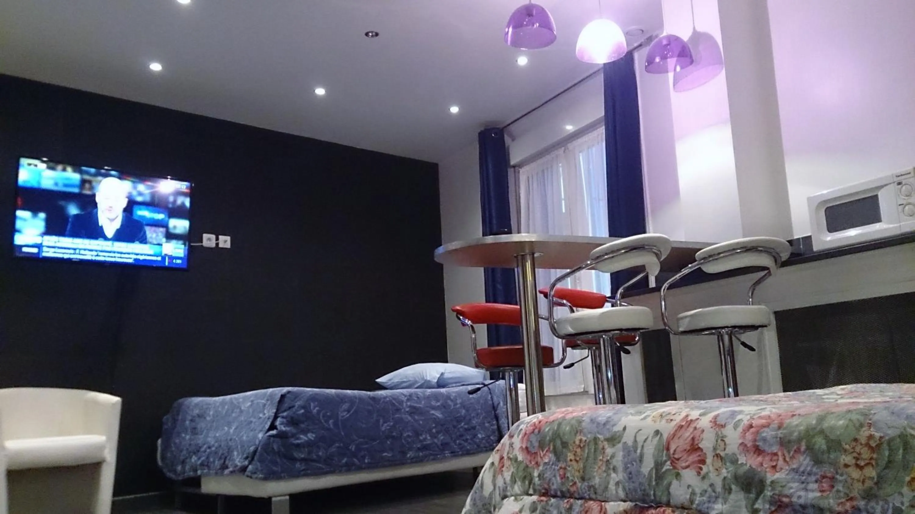 Photo of the whole room in Hôtel Moderne