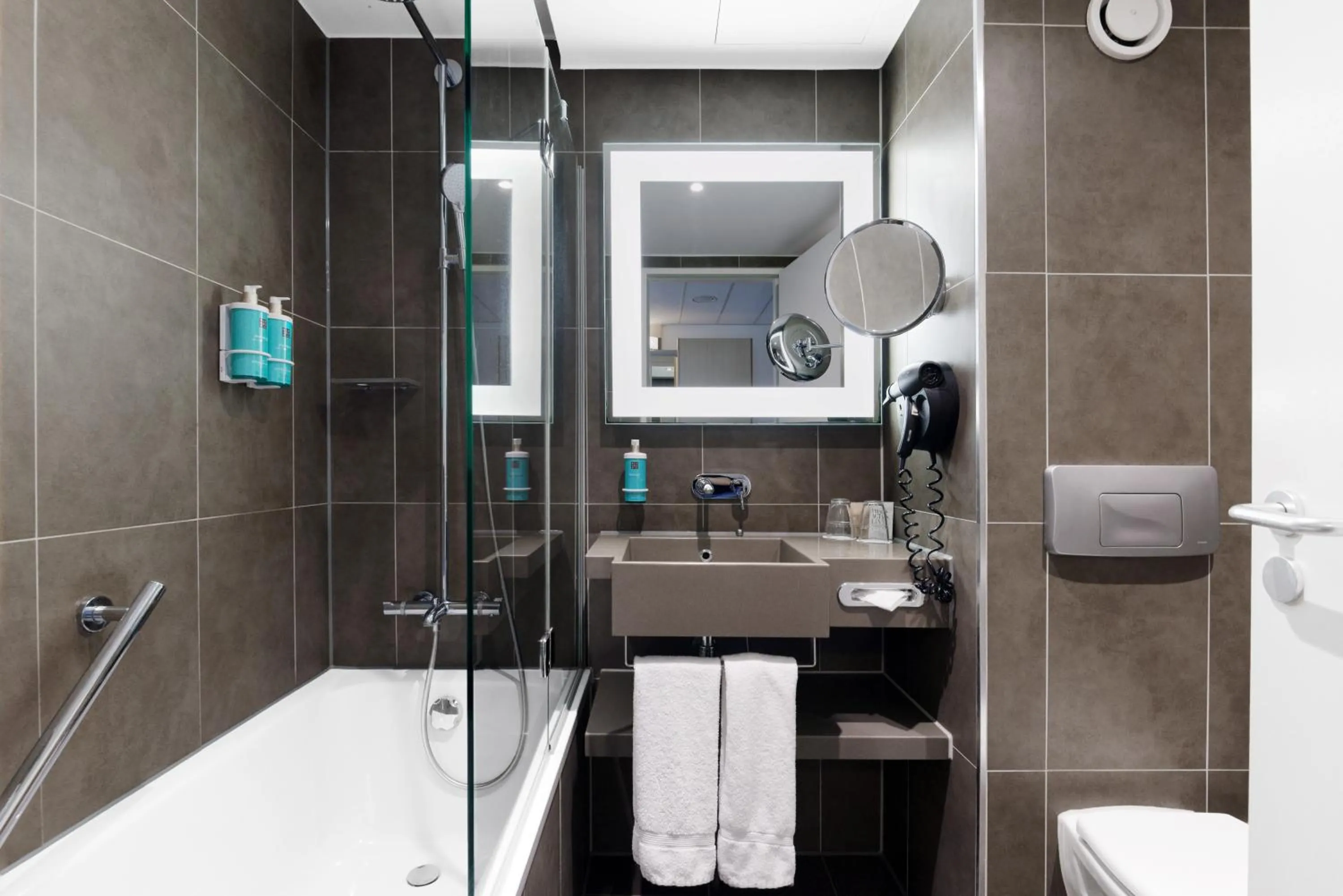 Bathroom in Novotel Berlin Mitte