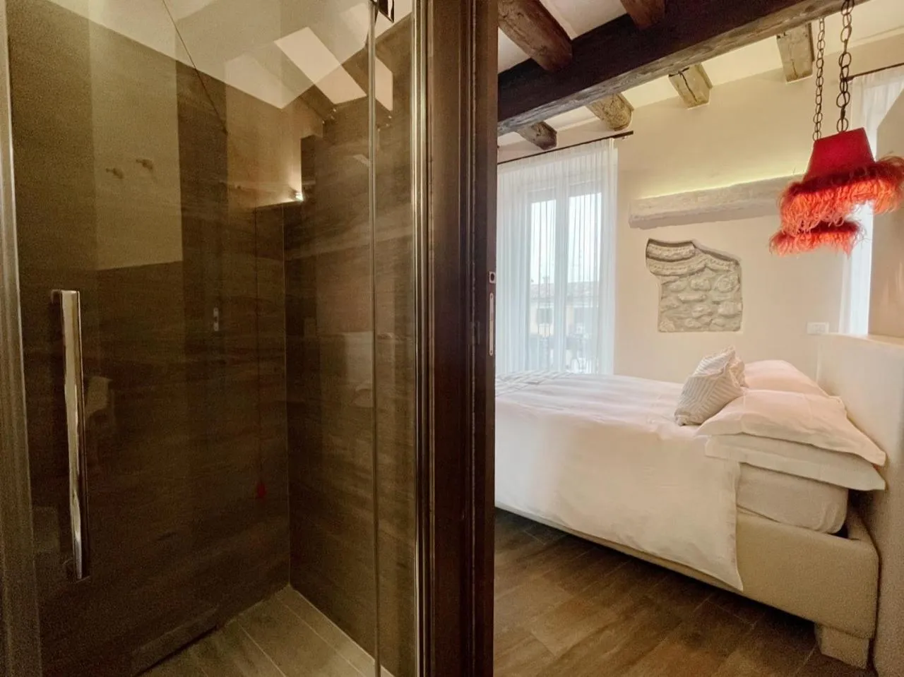 Shower, Bed in B&B Verona Centro