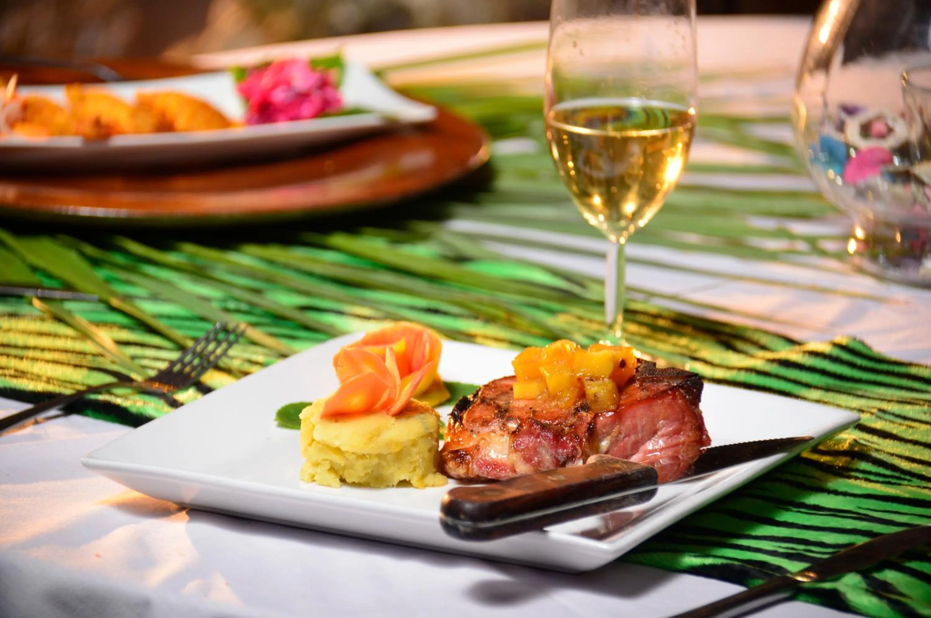 Restaurant/places to eat in ABEZZA Resort And Adventure Spa