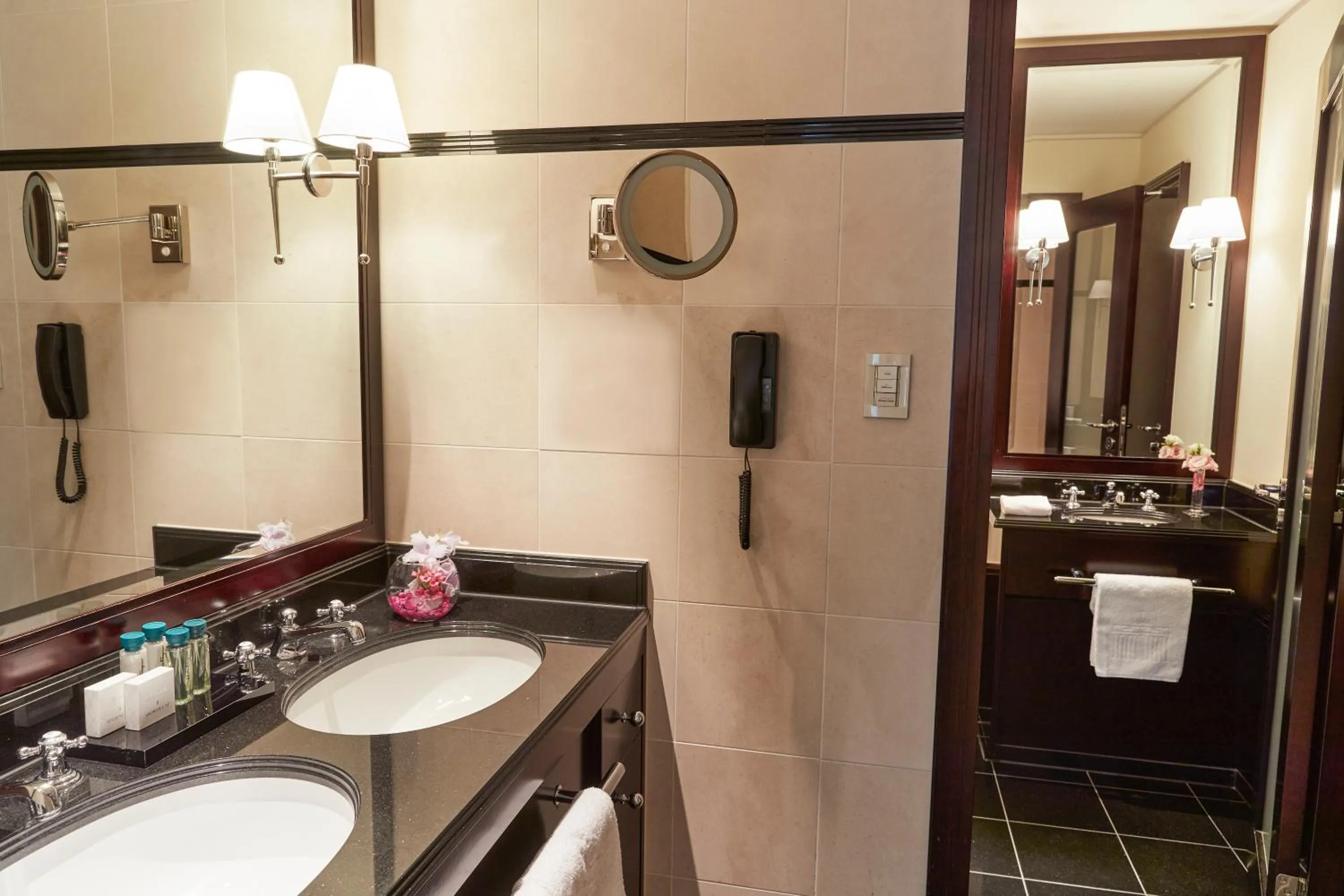 Bathroom in Hotel Adlon Kempinski Berlin