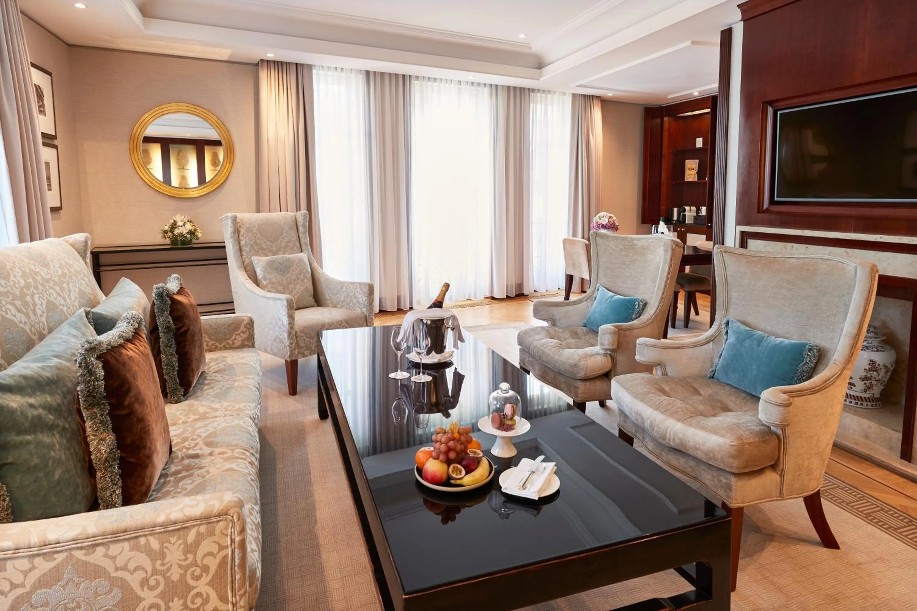 Living room in Hotel Adlon Kempinski Berlin