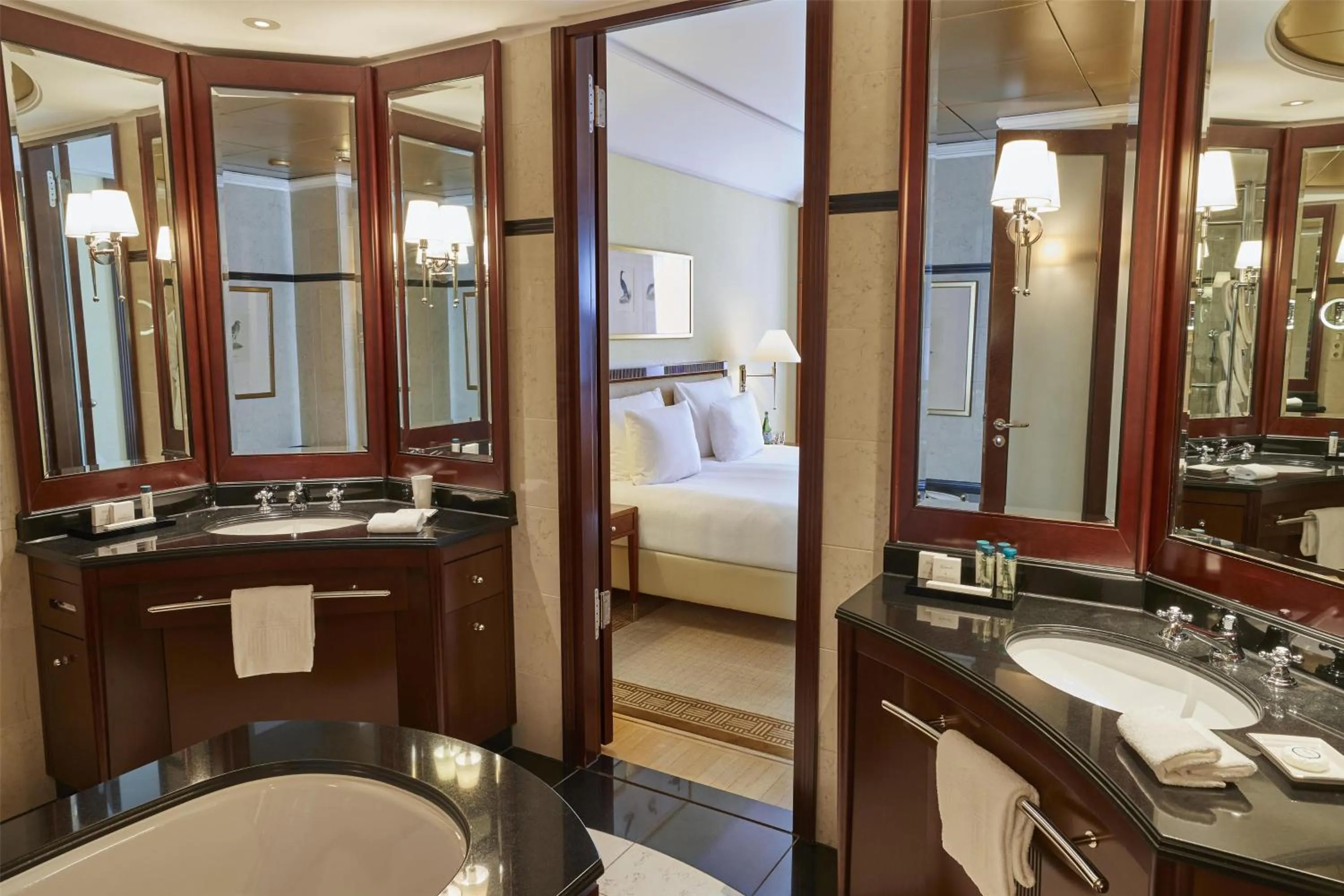 Photo of the whole room, Bed in Hotel Adlon Kempinski Berlin