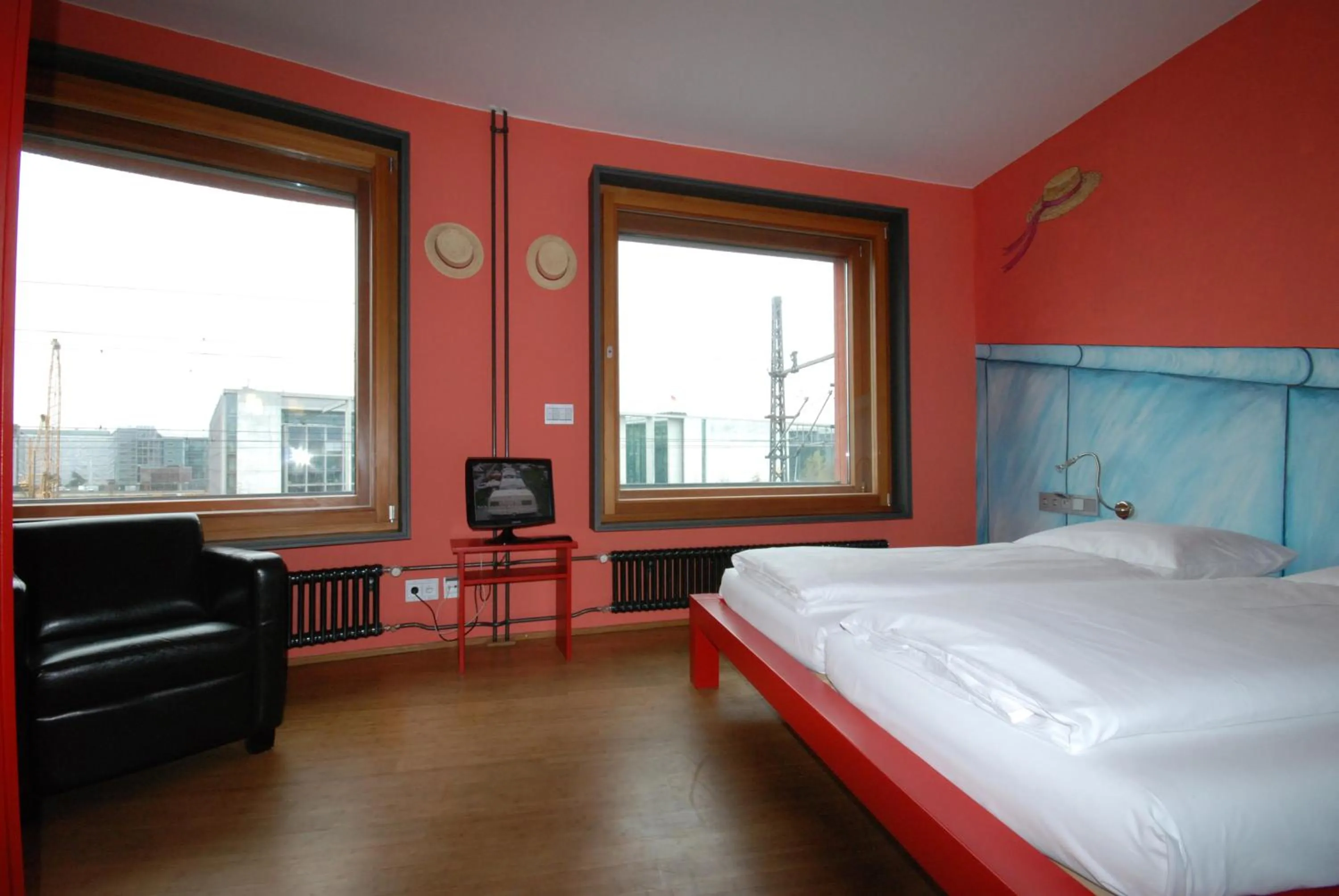 Photo of the whole room, Bed in Arte Luise Kunsthotel