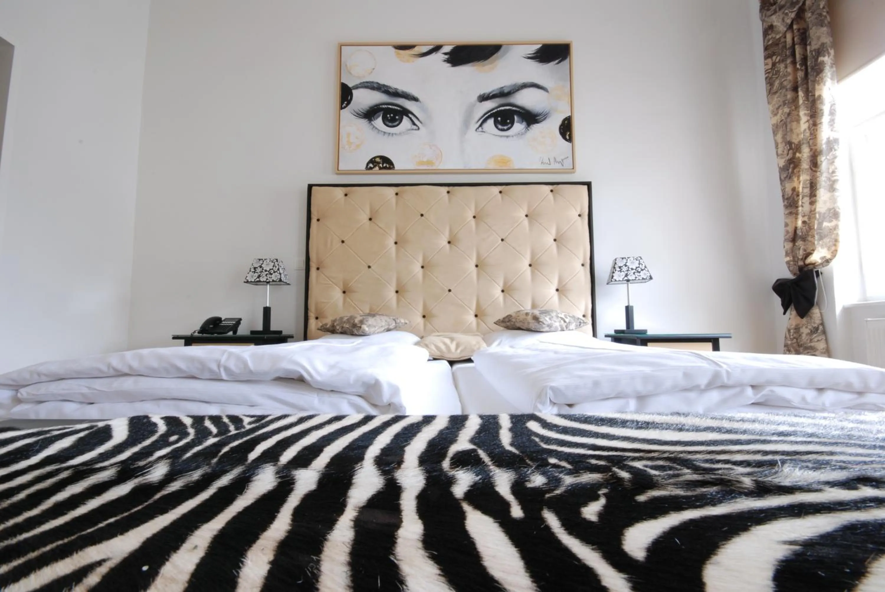 Photo of the whole room, Bed in Arte Luise Kunsthotel